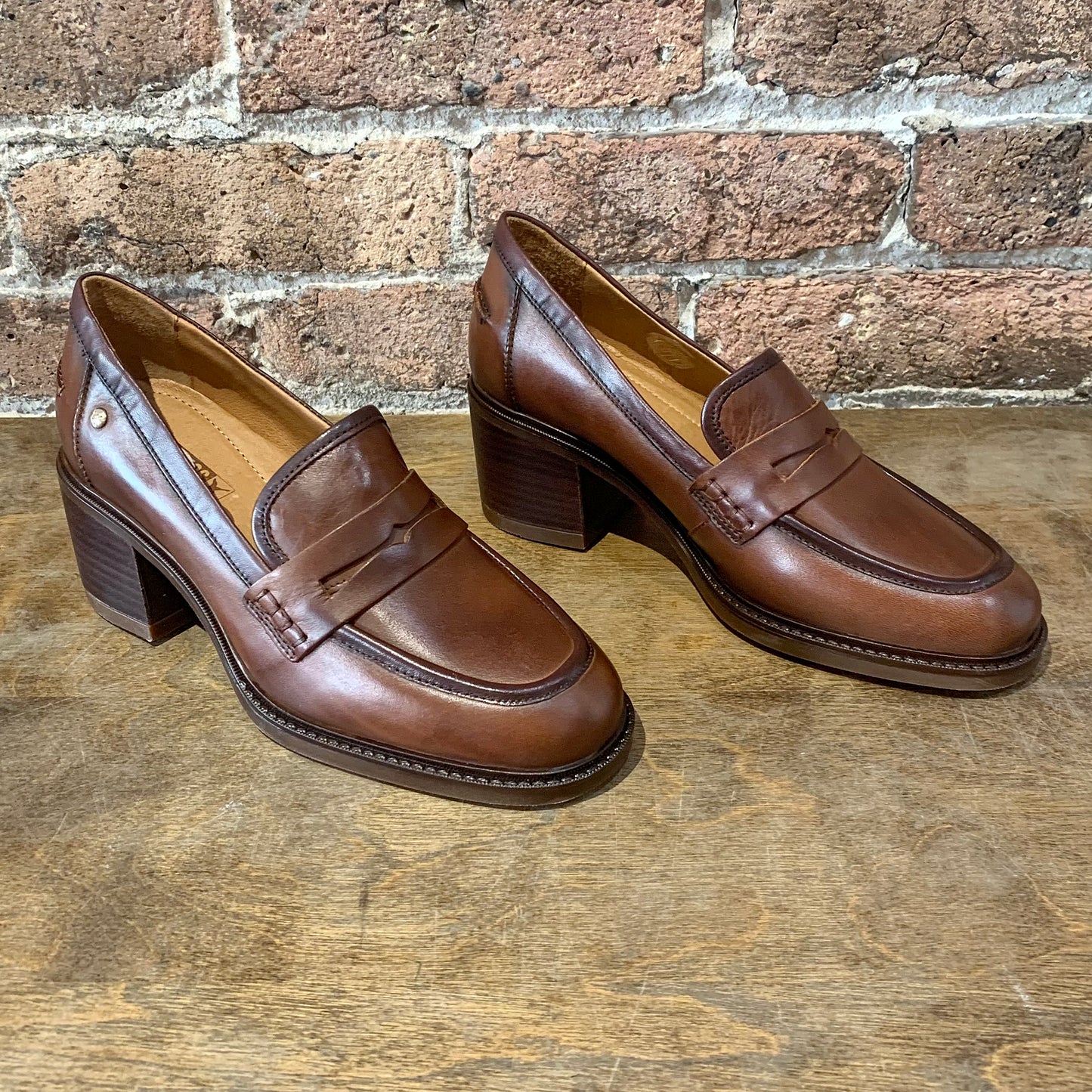 Pikolinos Huesca Heeled Leather Loafers