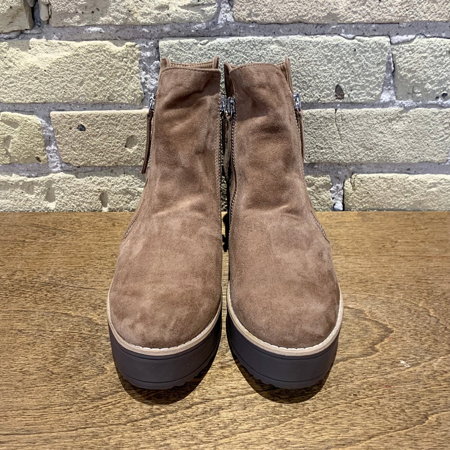 Silent D Nene Light Chocolate Suede