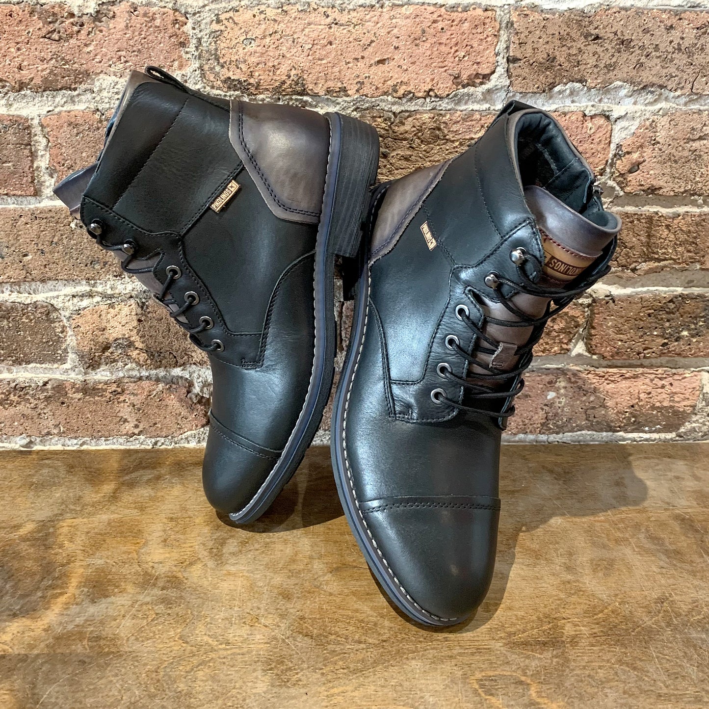 Pikolinos York Lace Up Boot Black