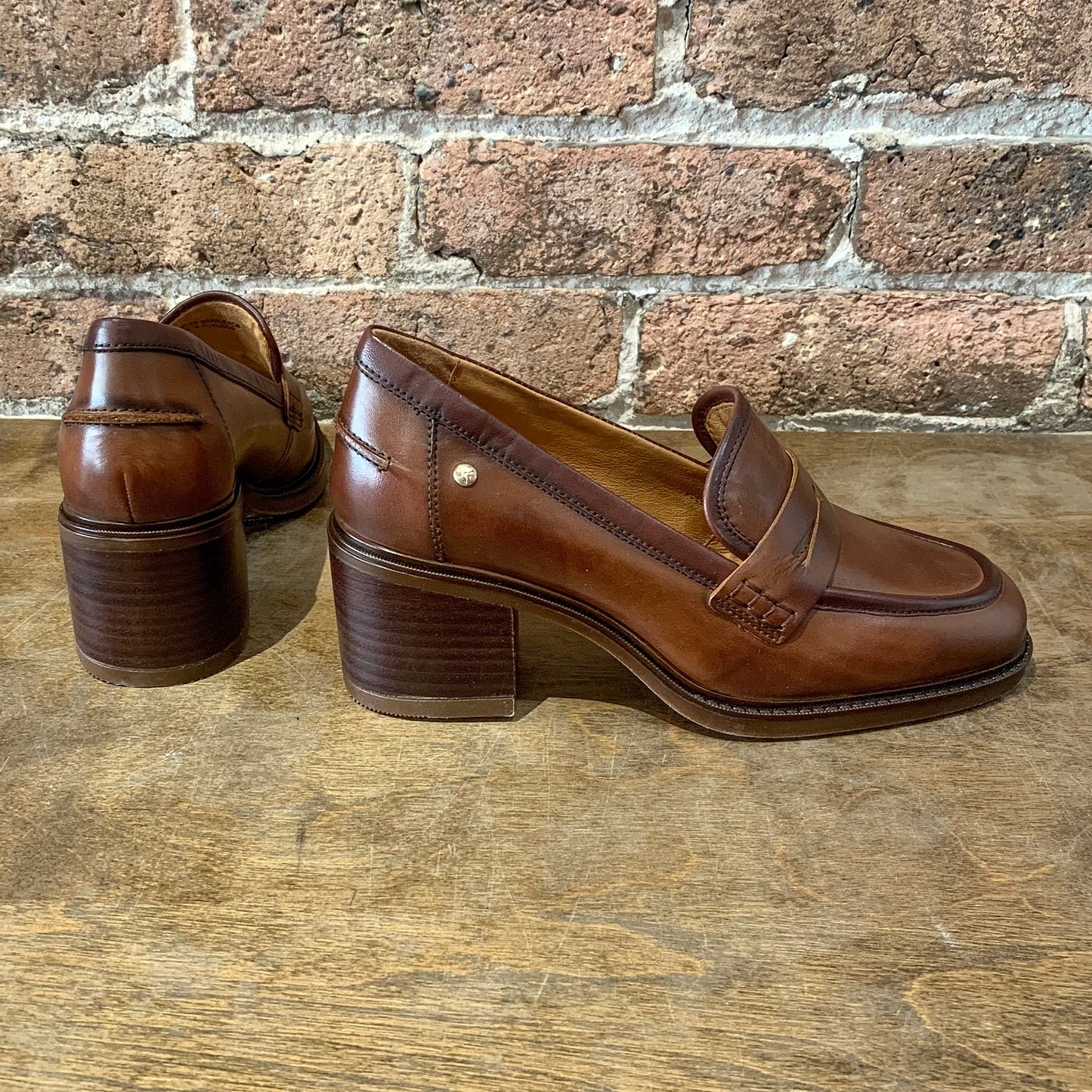 Pikolinos Huesca Heeled Leather Loafers