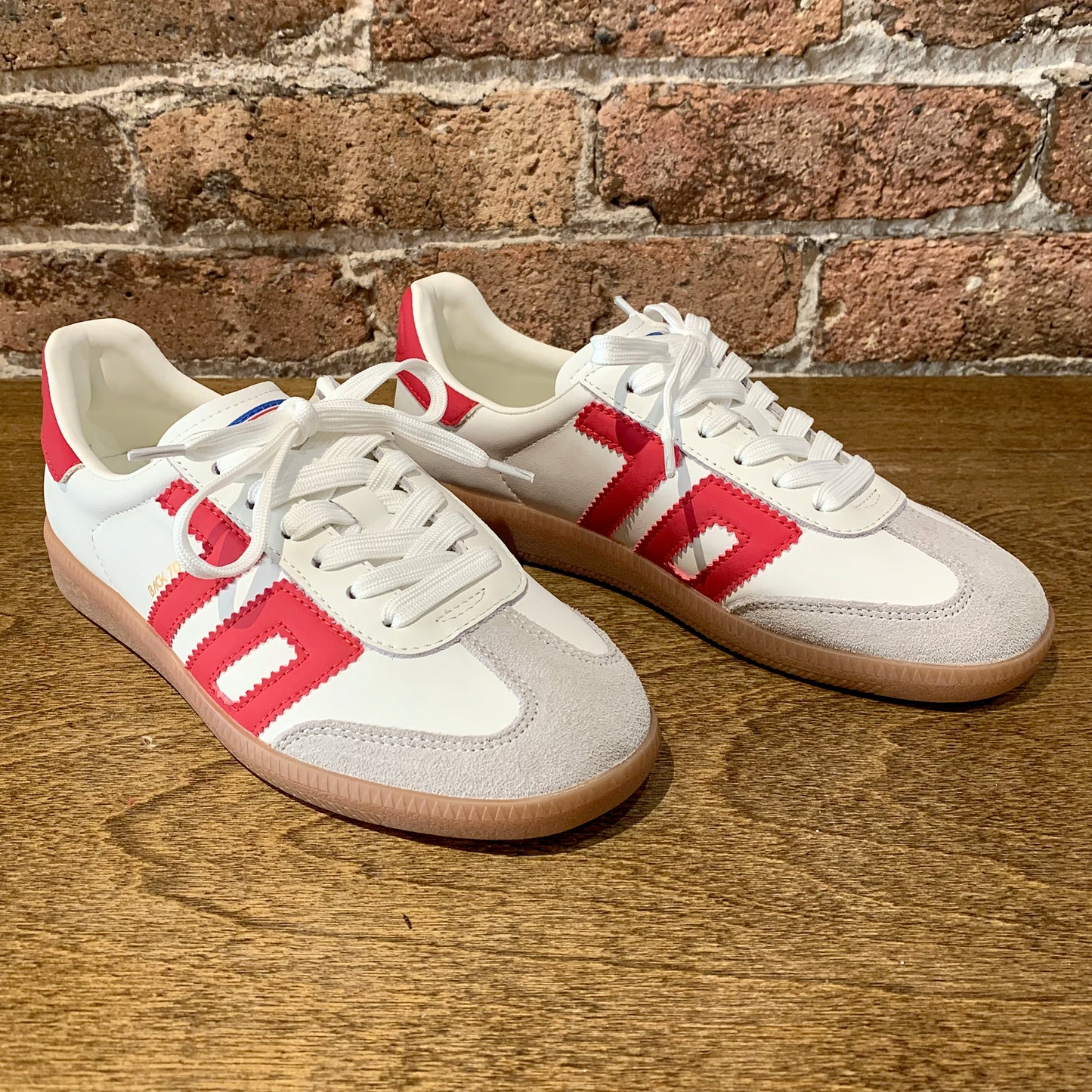 BACK 70 Cloud Red
