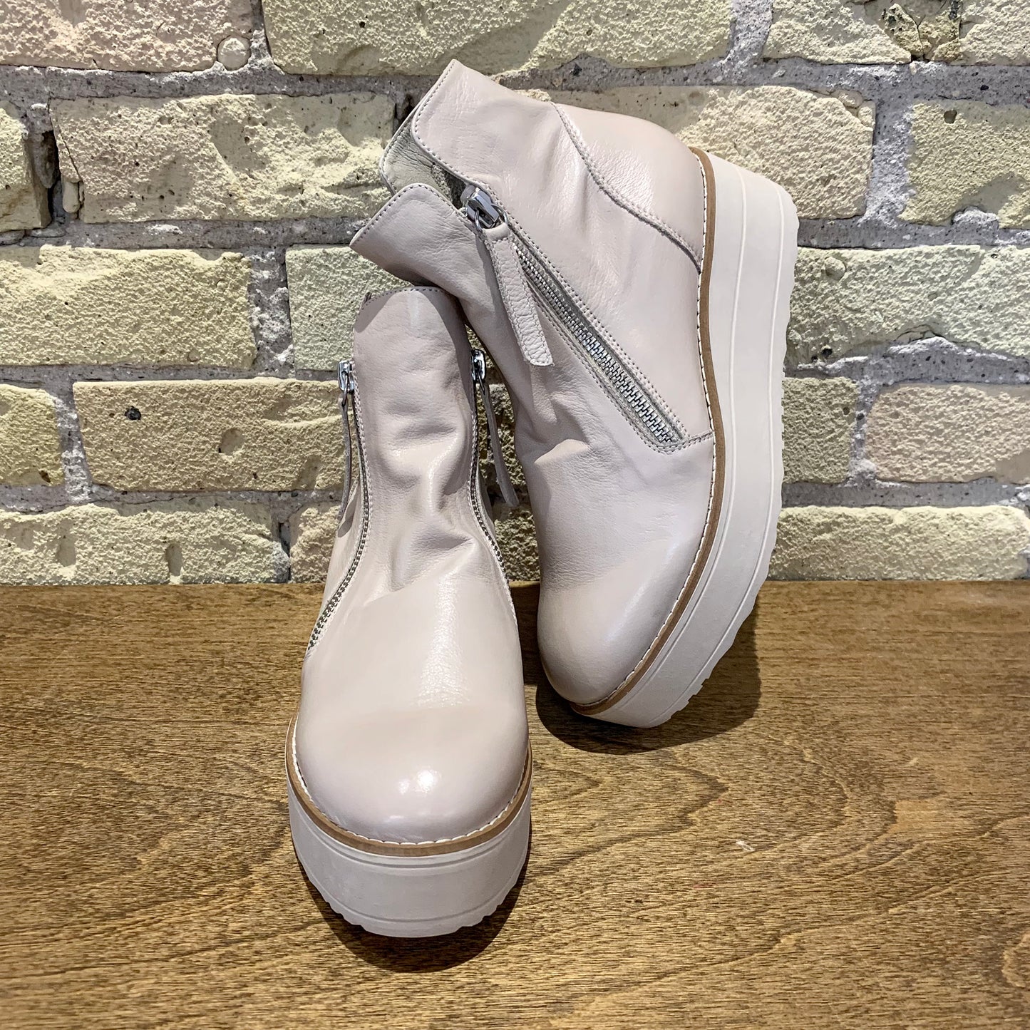 Silent D Nene Vanilla Leather