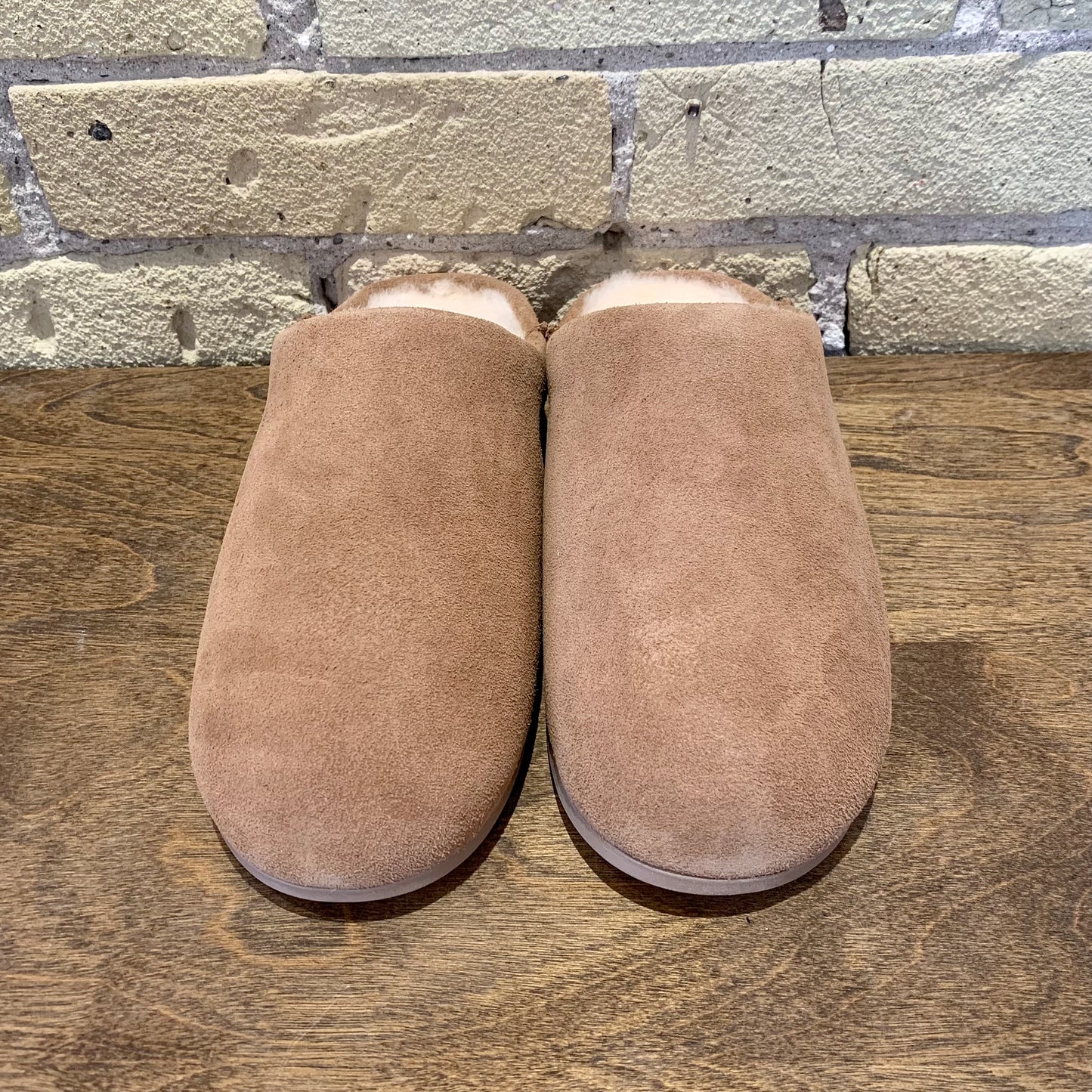 UGG Women's Elea Slip-On