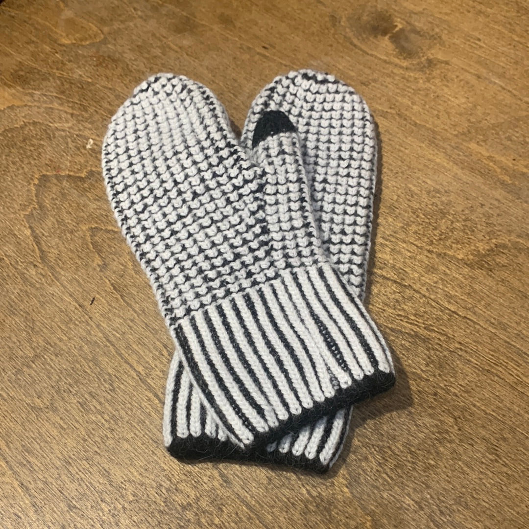 Waffle Slope Touch Mittens