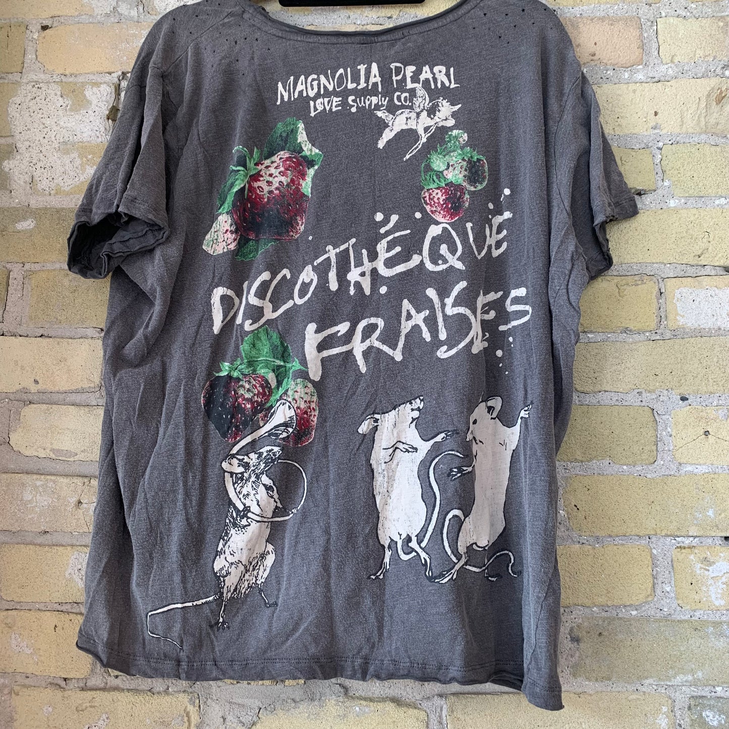 Magnolia Pearl Discotheque Fraises Tee
