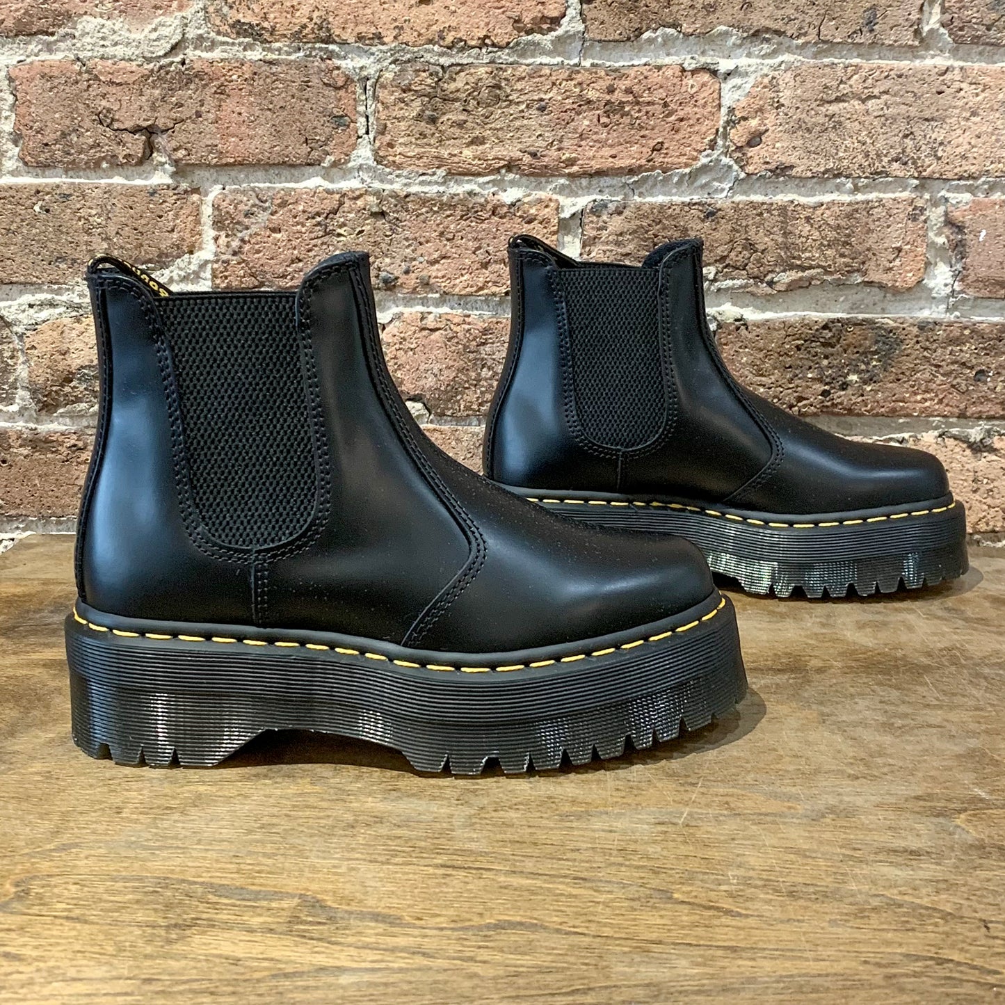 2976 Quad Black Polished Smooth Leather Chelsea Boot