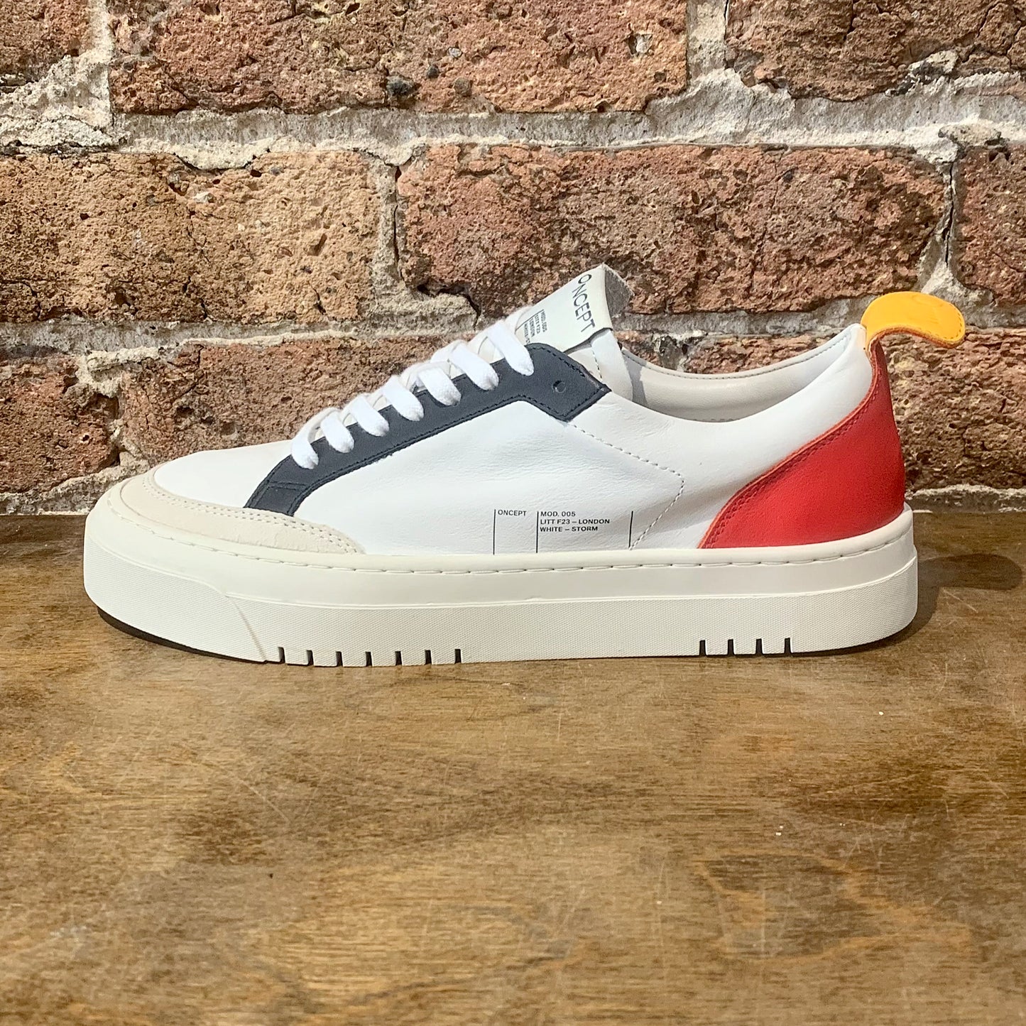 Oncept London White - Storm