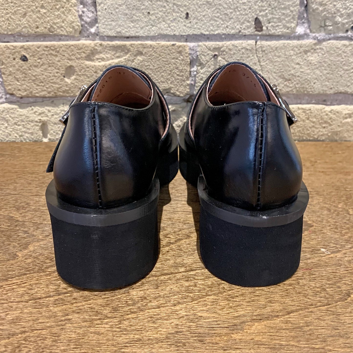All Black Woven Solid Lugg