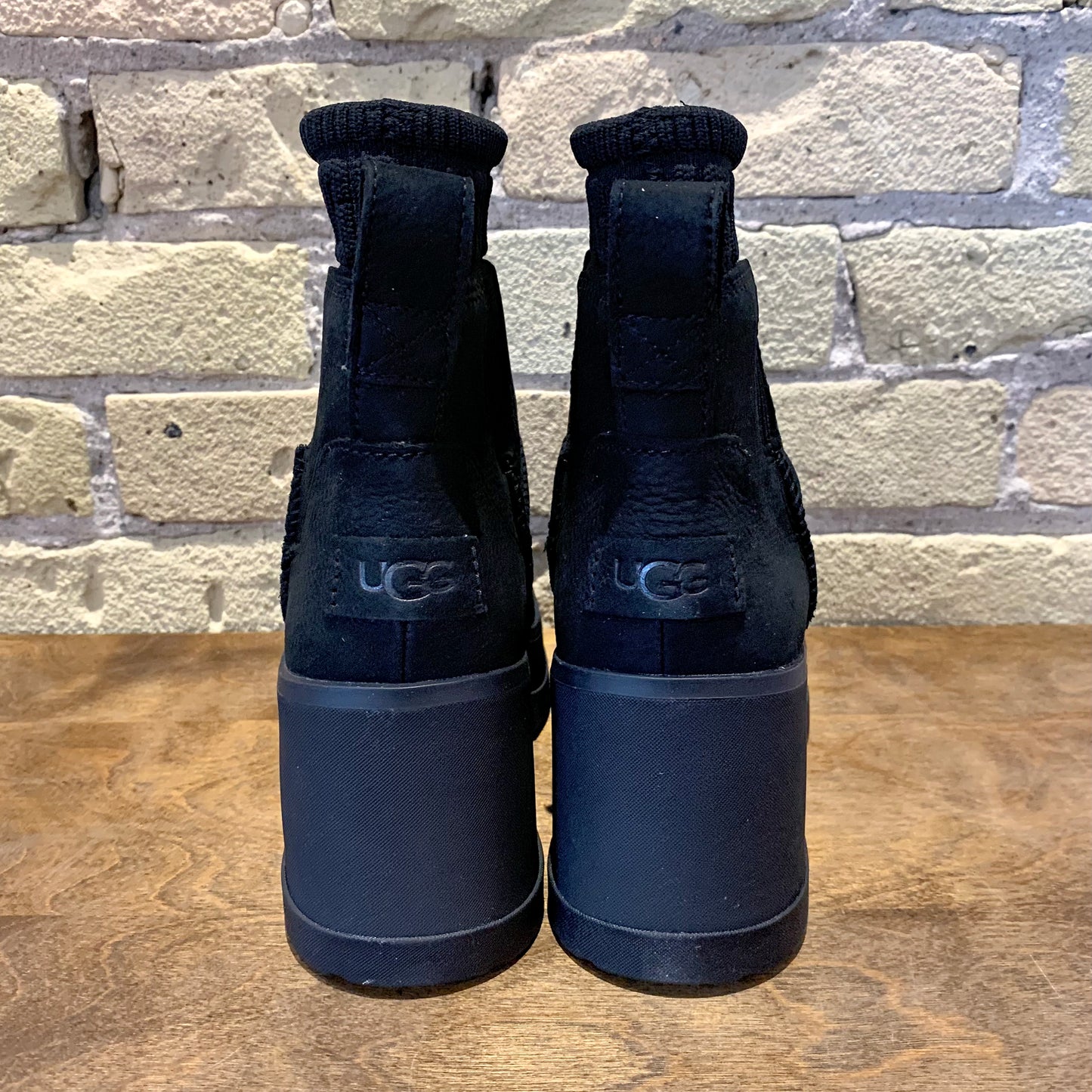 UGG Women's Moxy Chelsea Boot