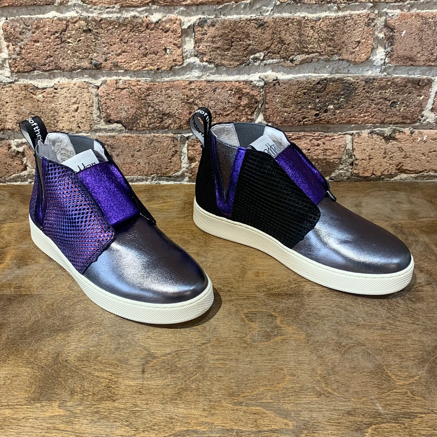 Vaddia Aust Hi Tops