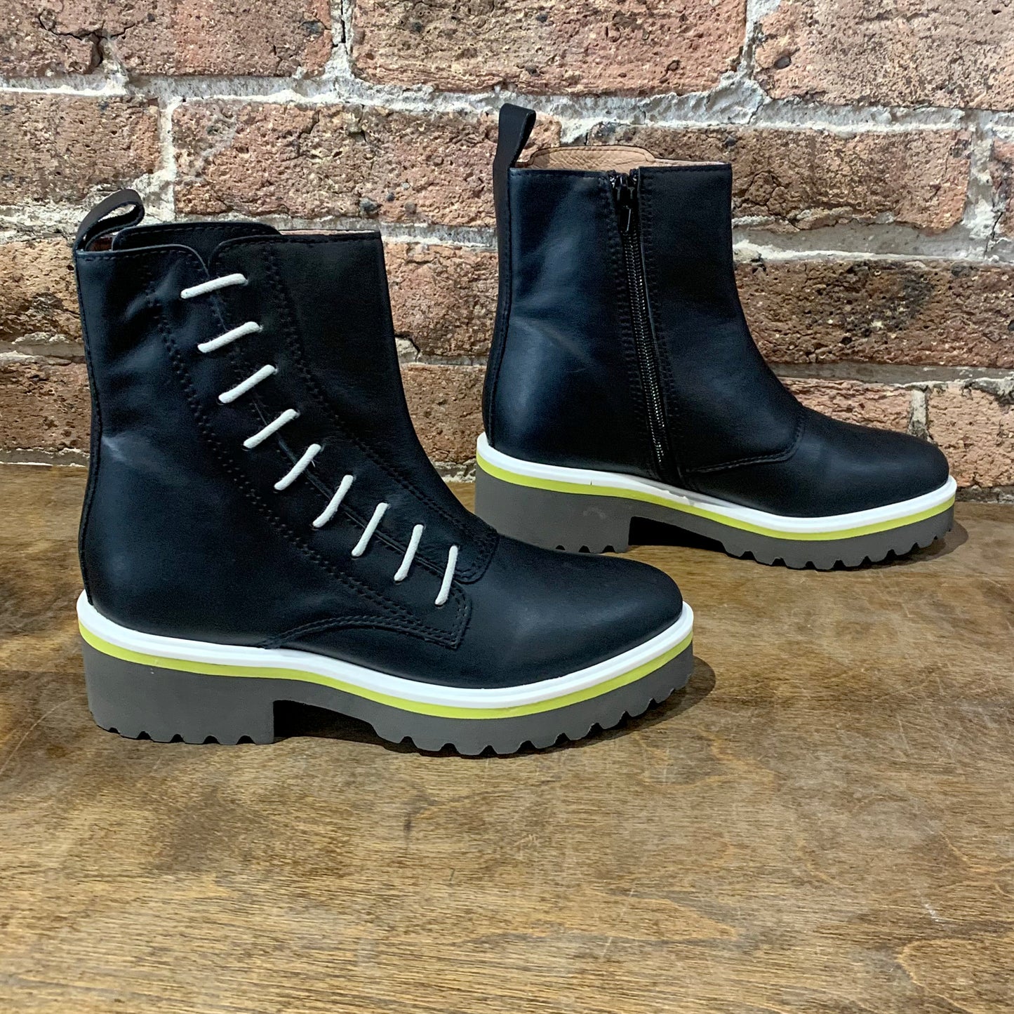 ALL BLACK Side Cord Bootie