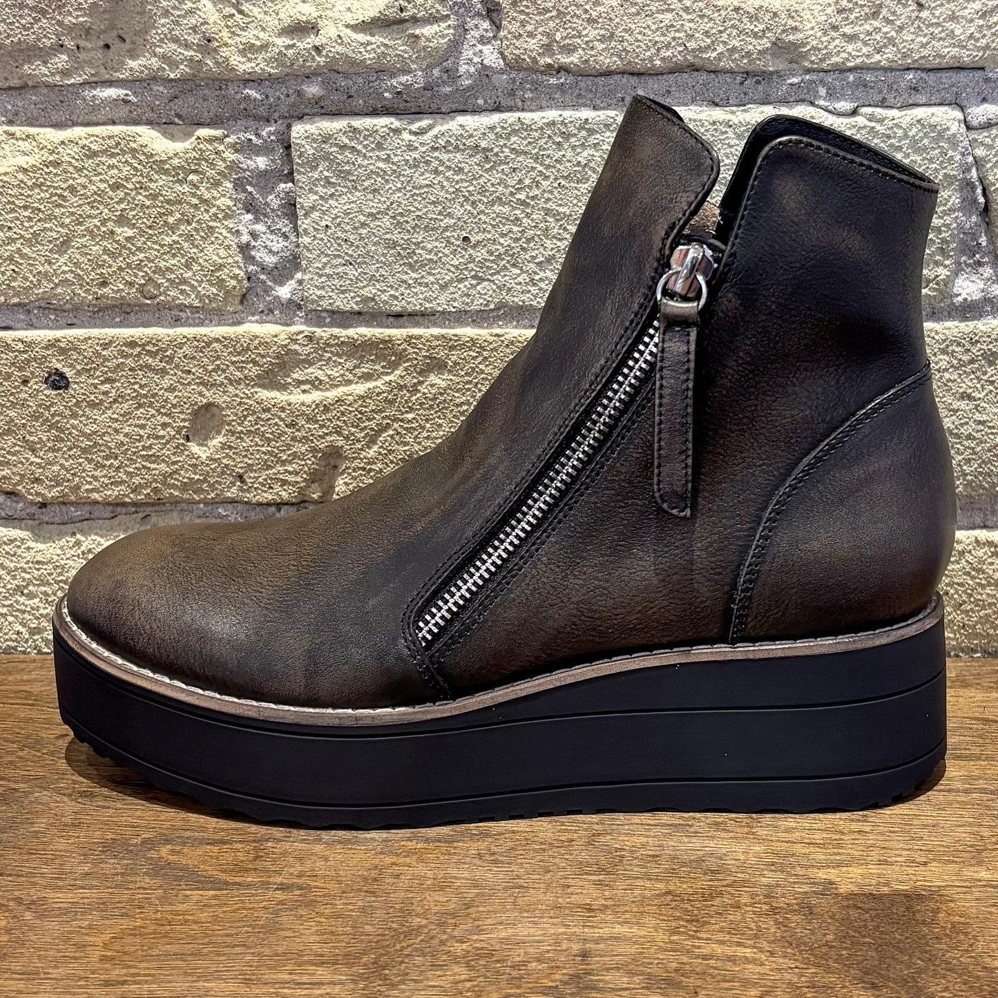 Silent D Nene Smokey Black