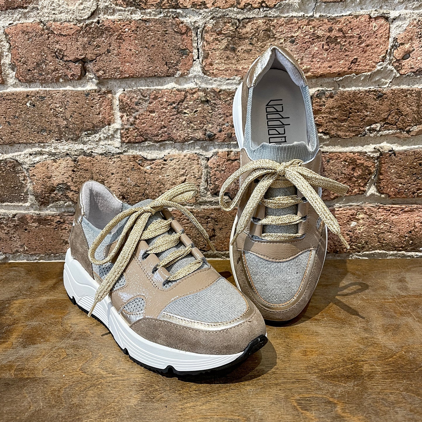 Vaddia Bookie Sneakers