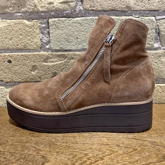 Silent D Nene Tan Chocolate Suede