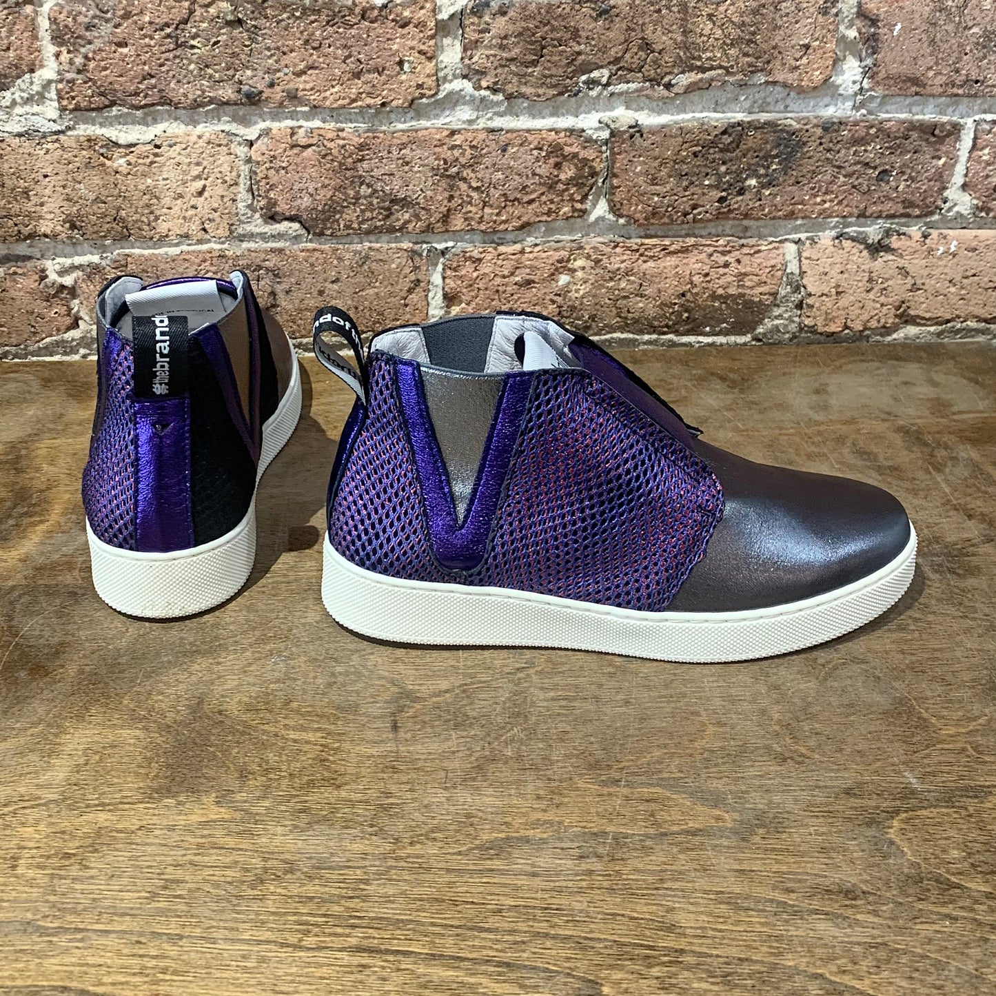 Vaddia Aust Hi Tops