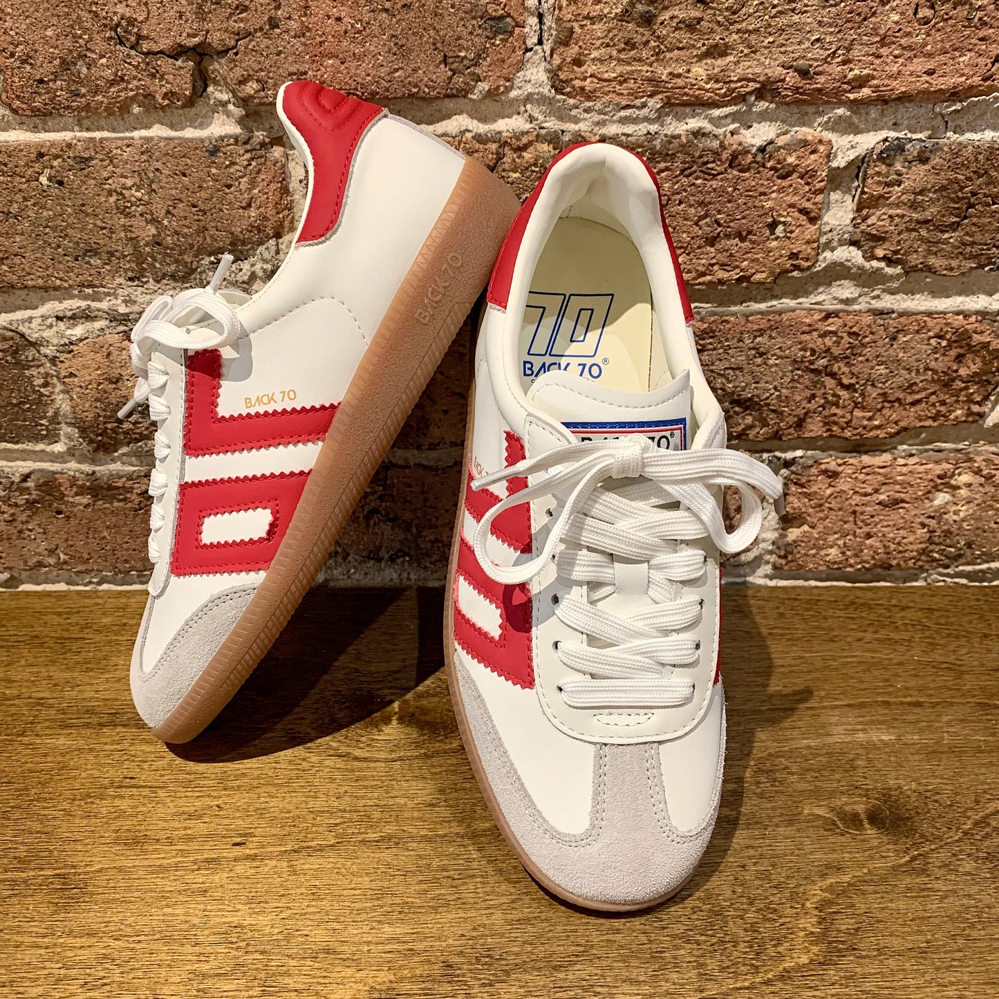 BACK 70 Cloud Red