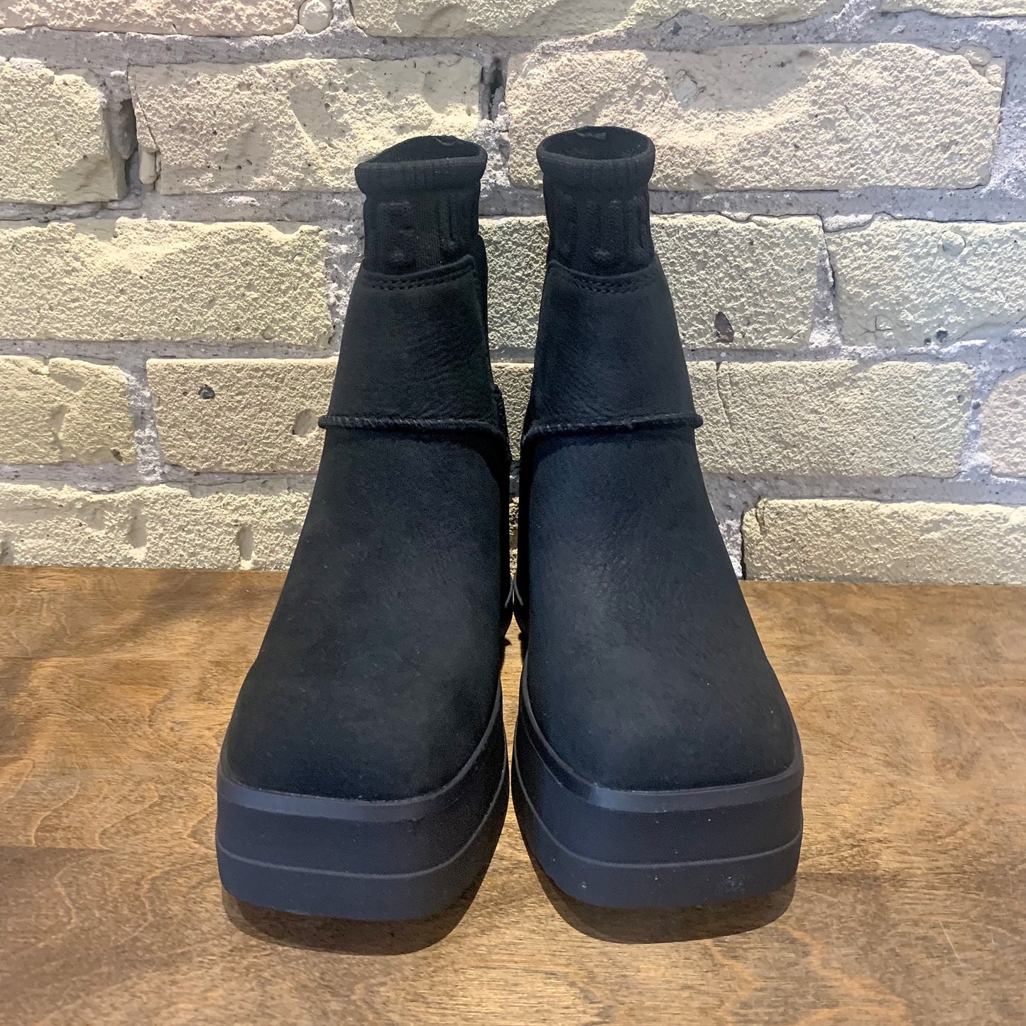 UGG Women's Moxy Chelsea Boot