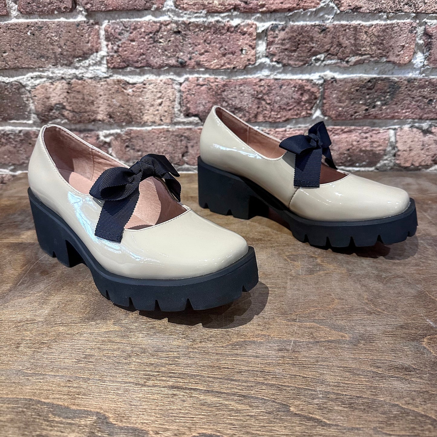 ALL BLACK Tap & Lugg