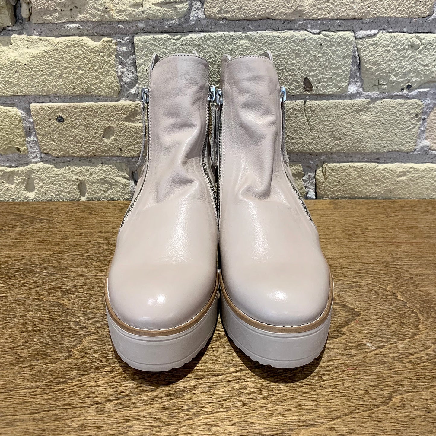 Silent D Nene Vanilla Leather