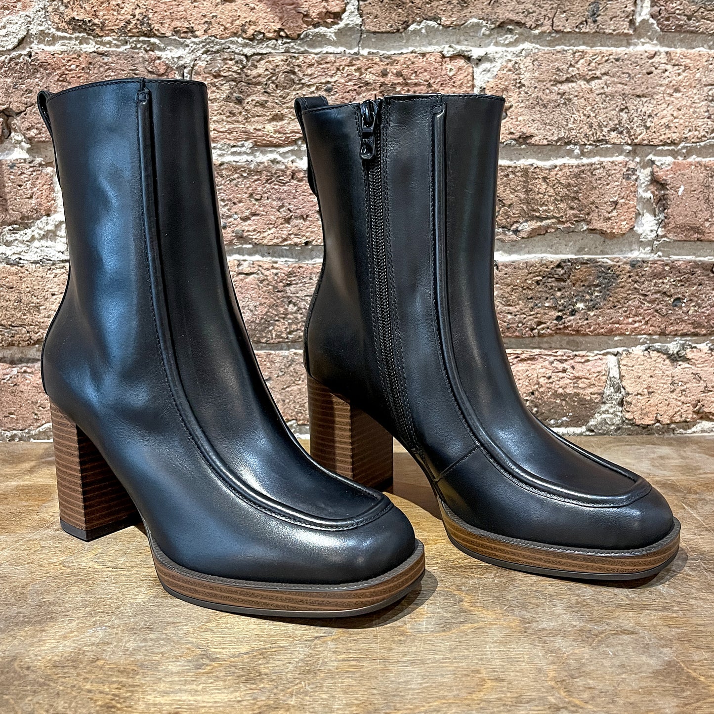 NeroGiardini 1308193D-100 Black Leather Platform Boot