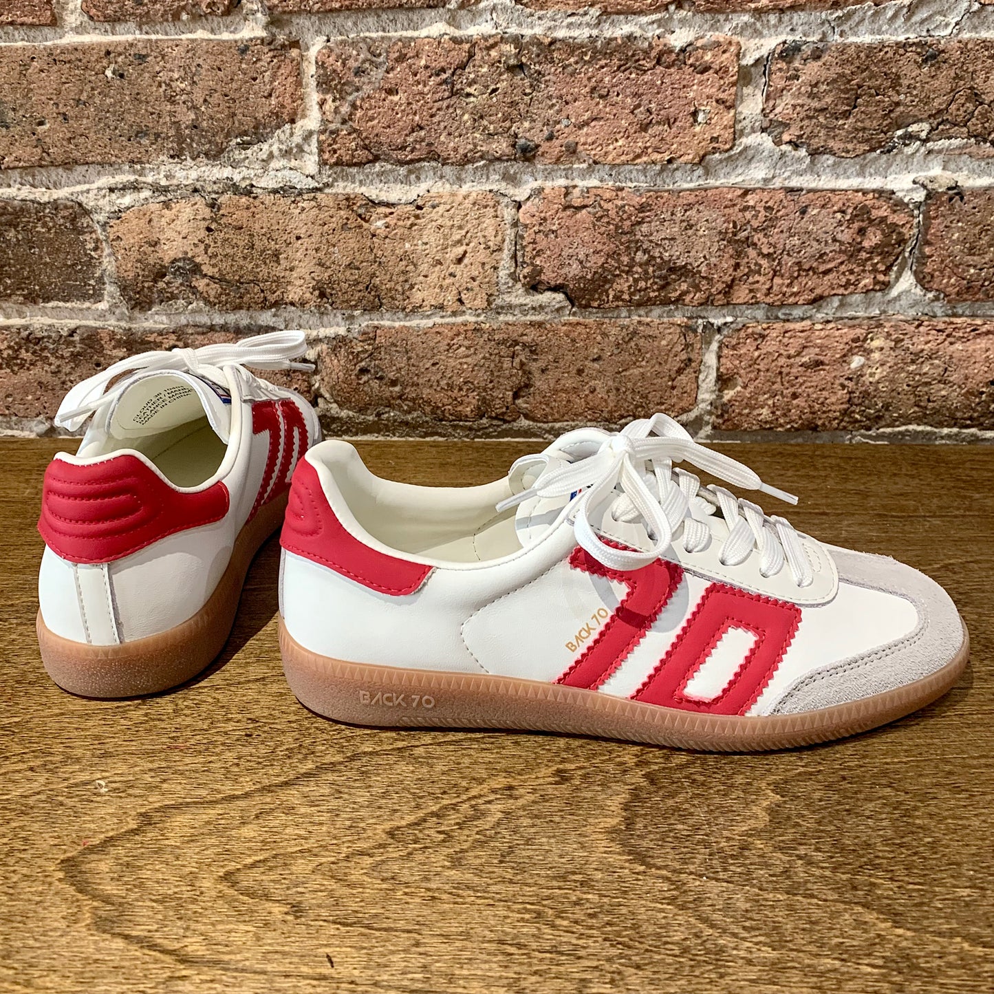 BACK 70 Cloud Red
