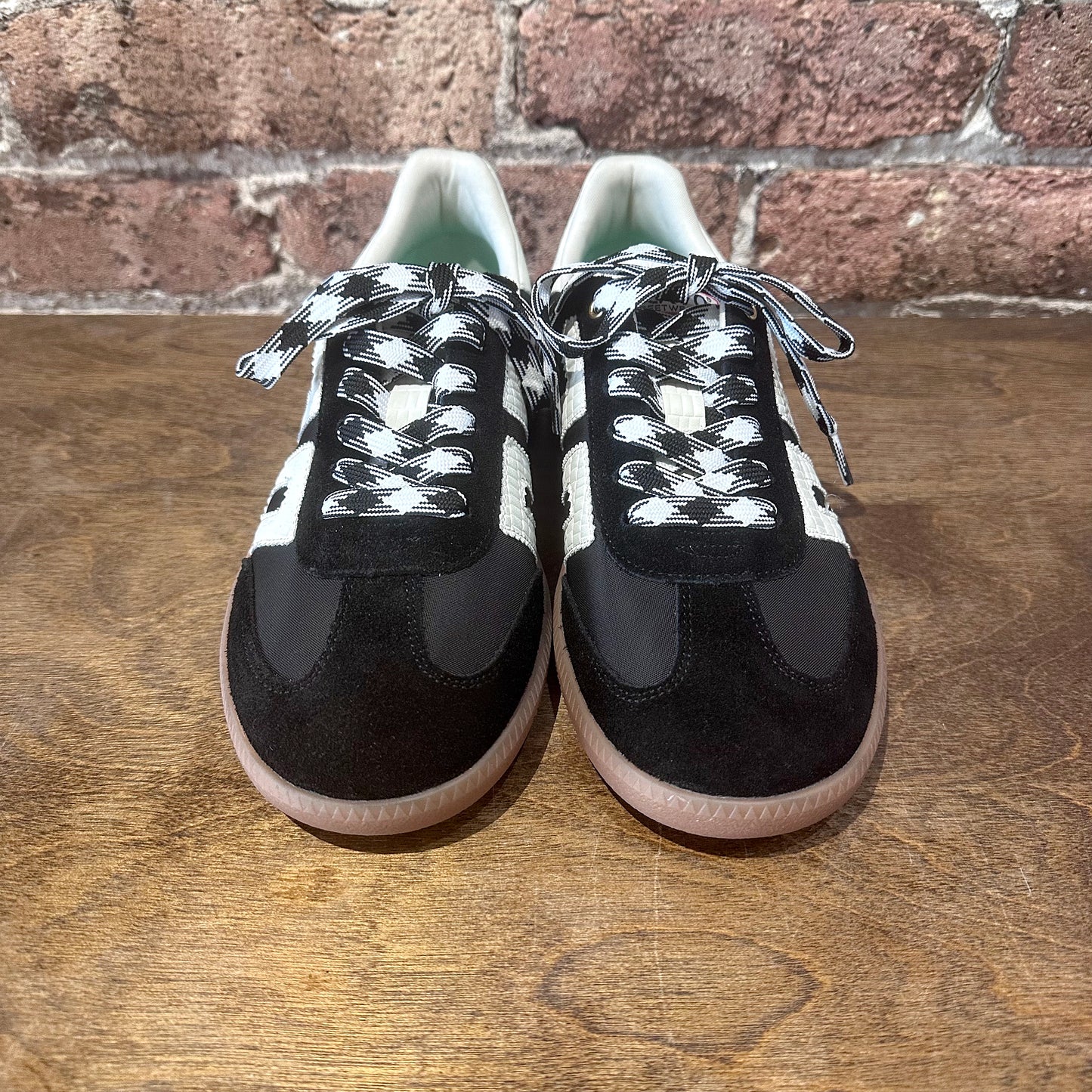 BACK 70 Ghost Black