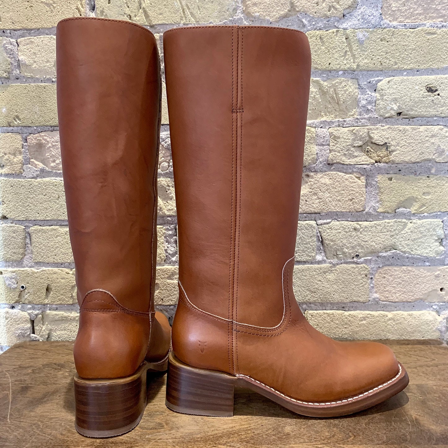 Frye Campus 14L Saddle