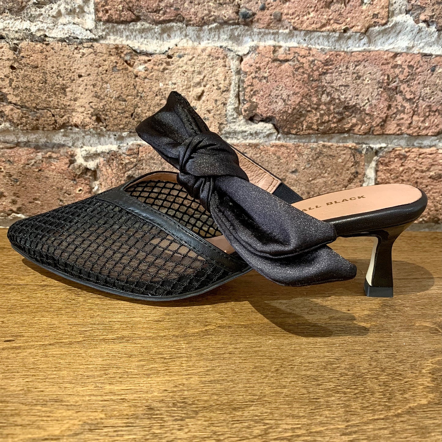 ALL BLACK Side Bow Mule