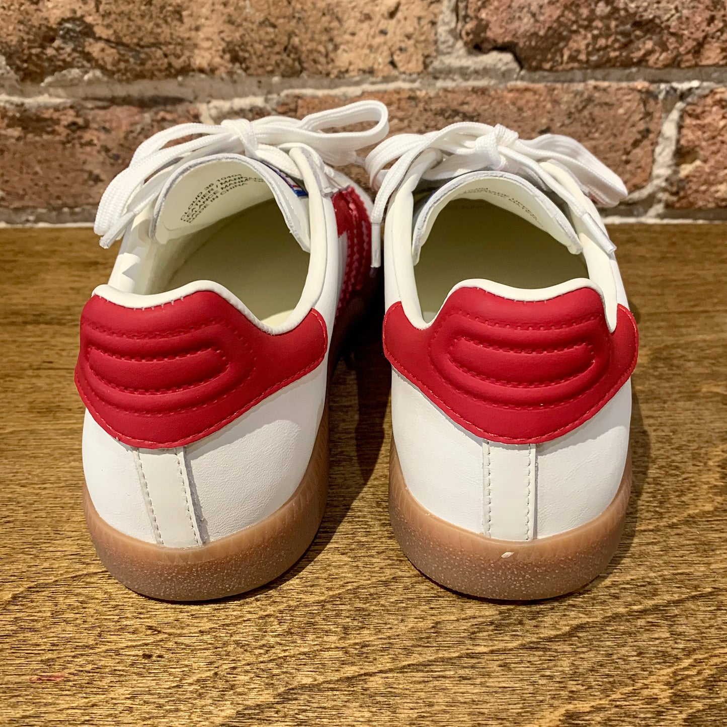 BACK 70 Cloud Red