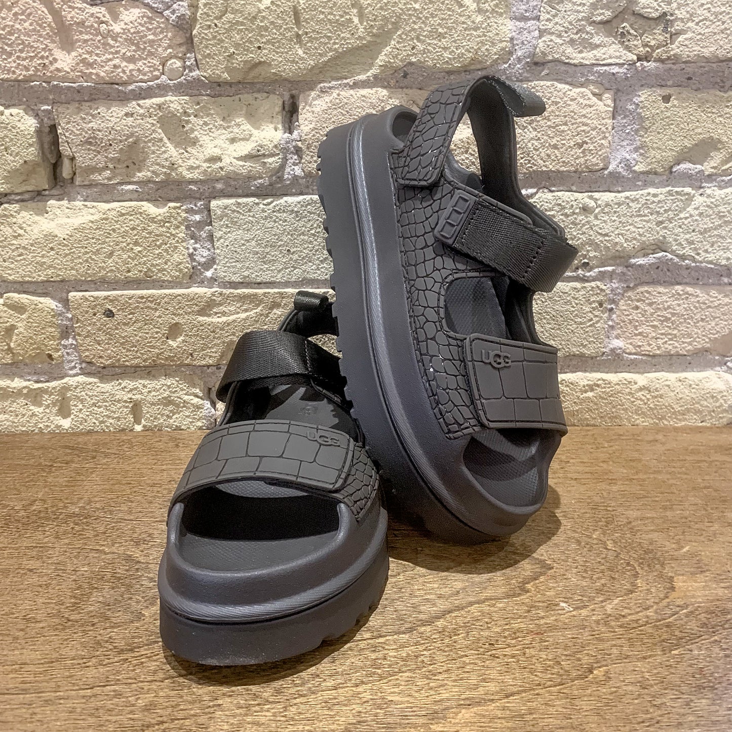 UGG GoldenGlow Embossed