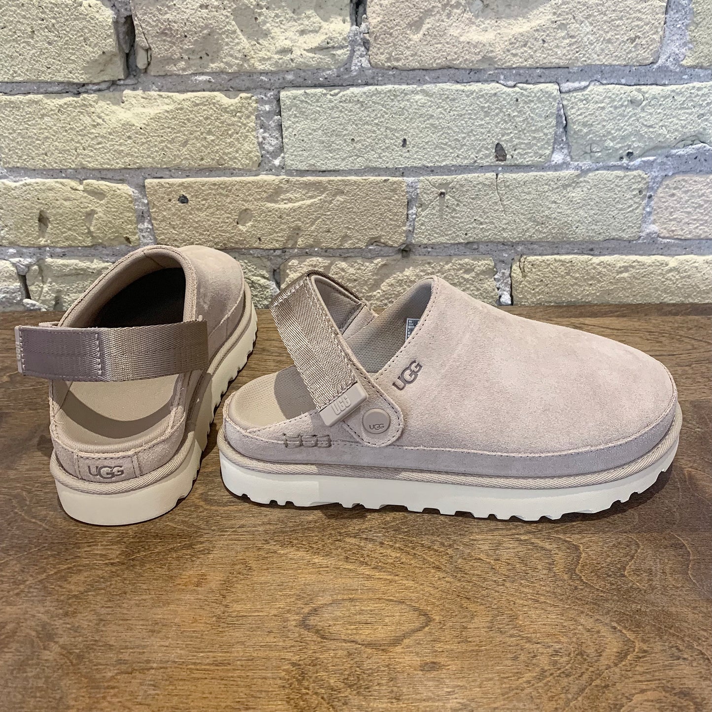 UGG Women's Goldenstar Clog