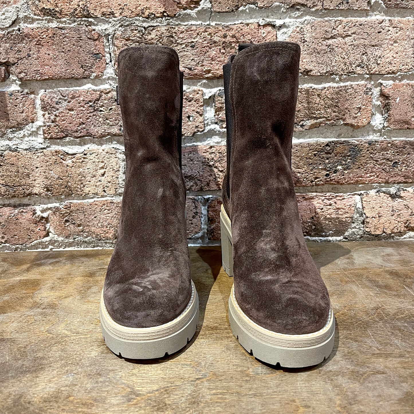 NeroGiardini 1309163D-305 Brown Suede Chelsea Boot