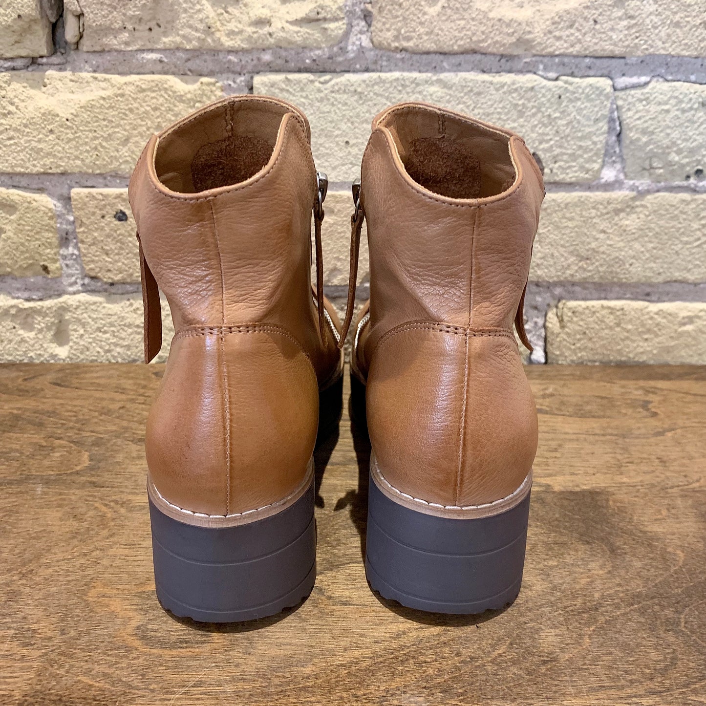 Silent D Nene Tan Leather Chocolate Sole
