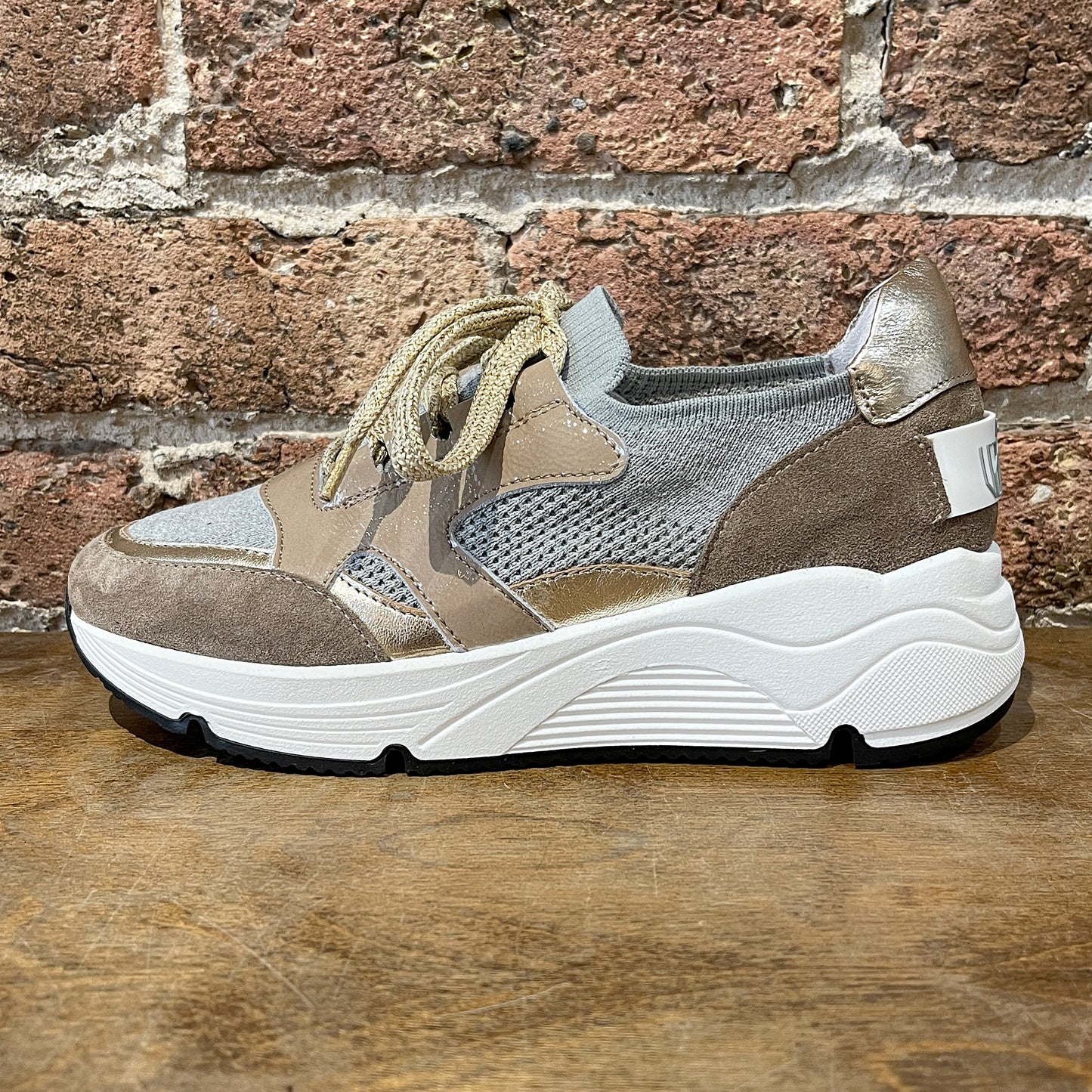 Vaddia Bookie Sneakers