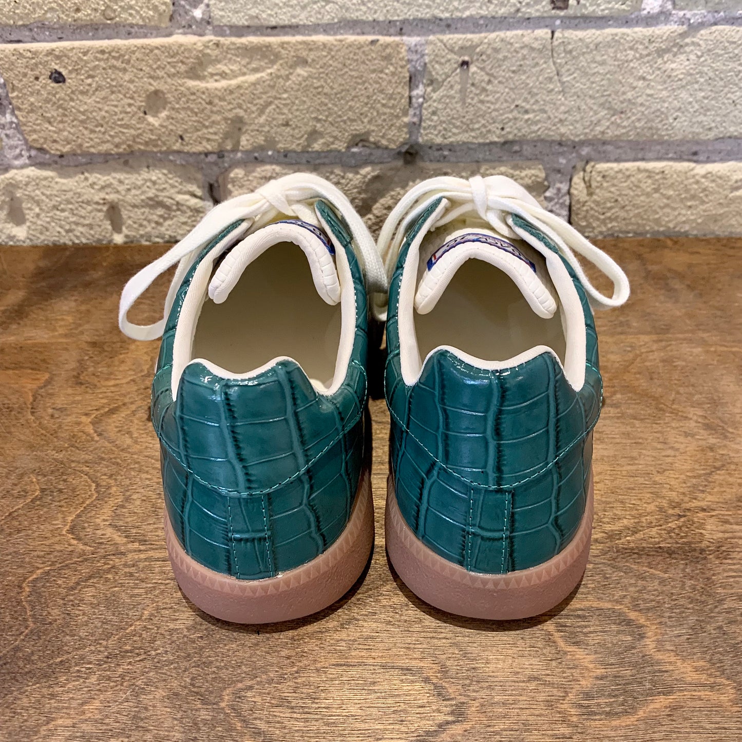 BACK 70 Cloud K Green Milk