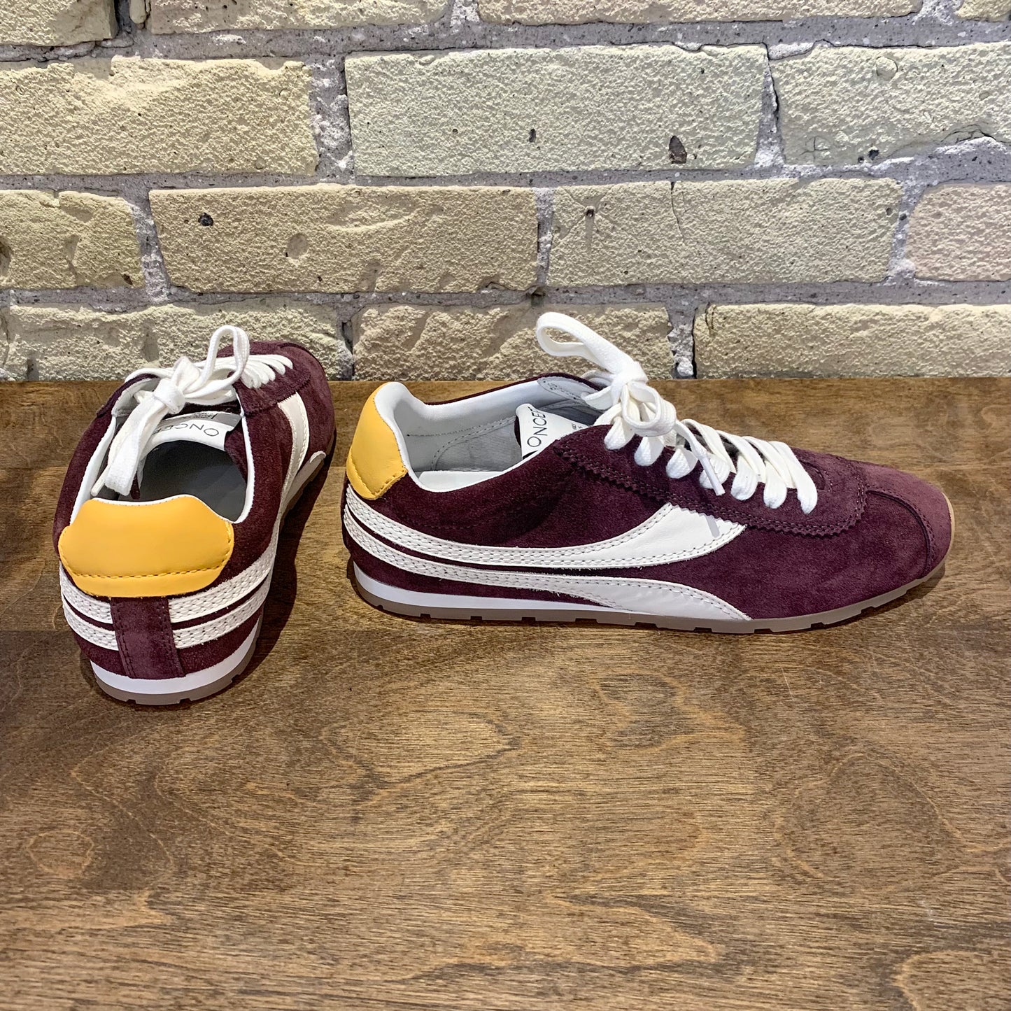 Oncept Essex Royal Burgundy