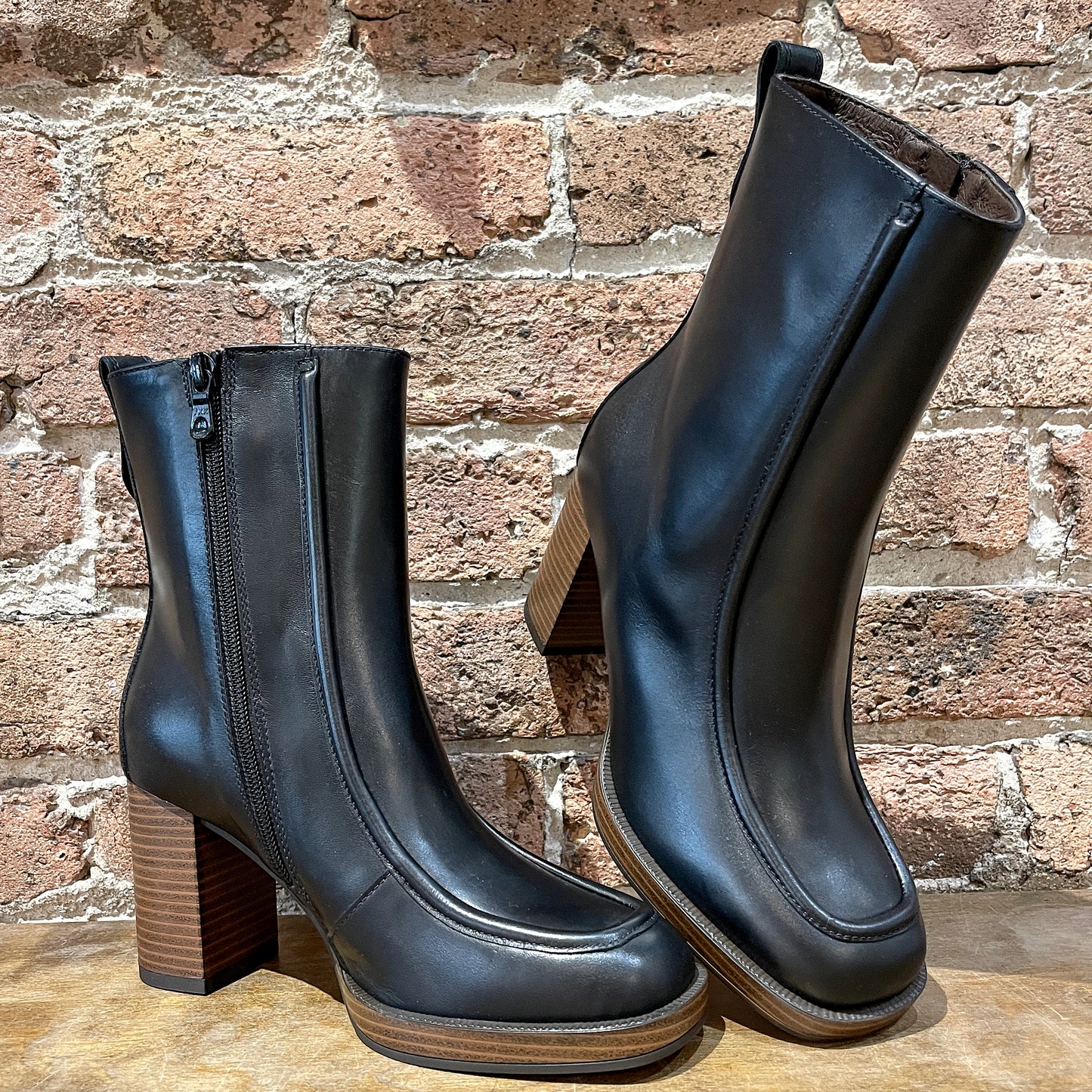 NeroGiardini 1308193D-100 Black Leather Platform Boot