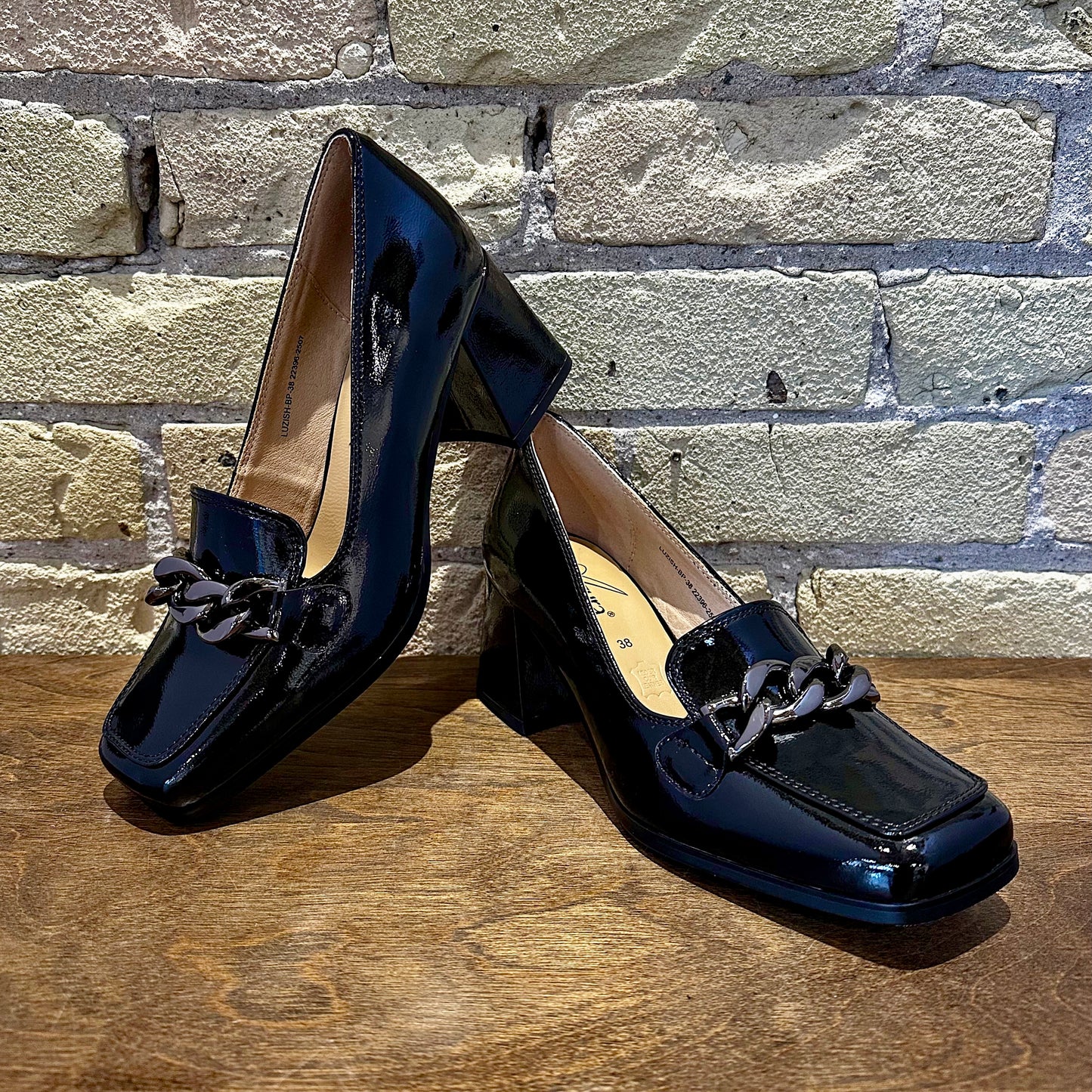 Azura Luzish Heel