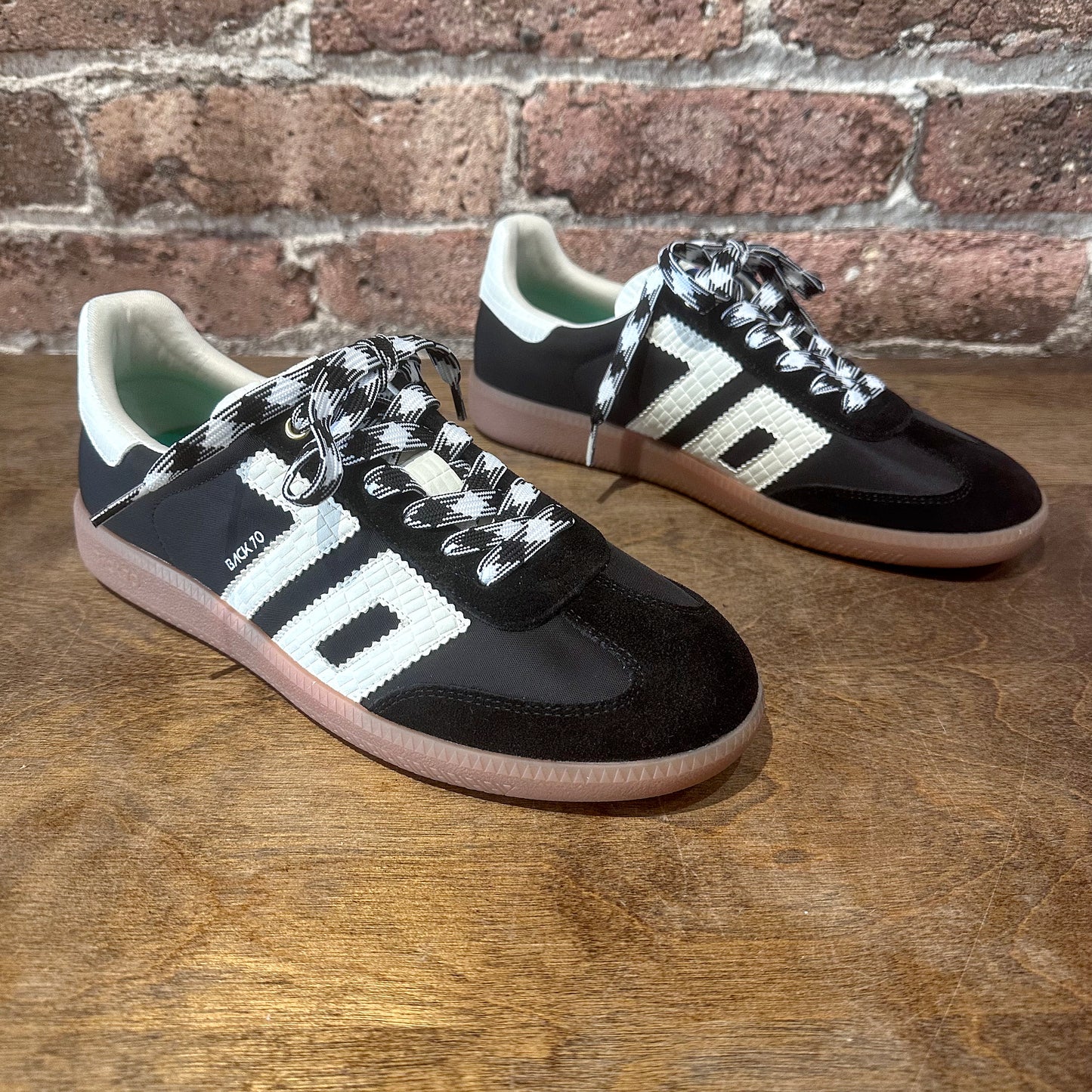BACK 70 Ghost Black