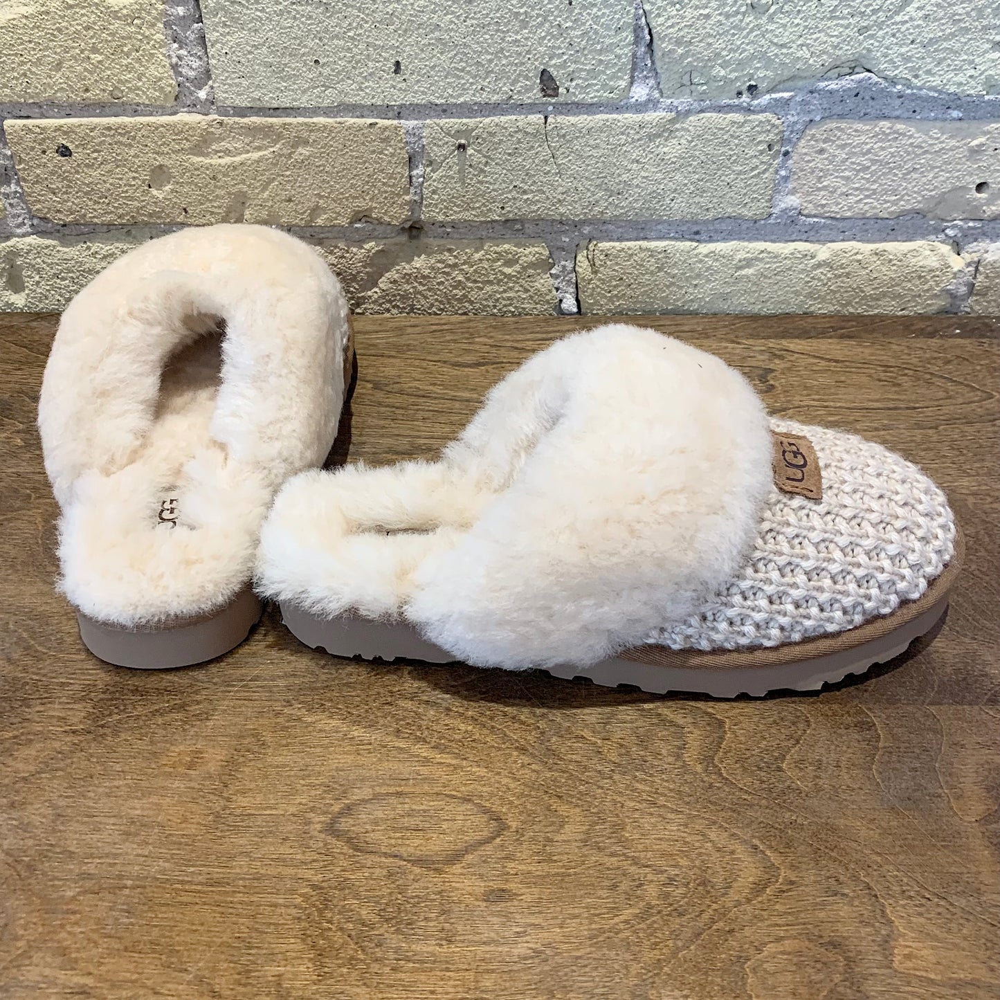 UGG Women's Cozy Slipper