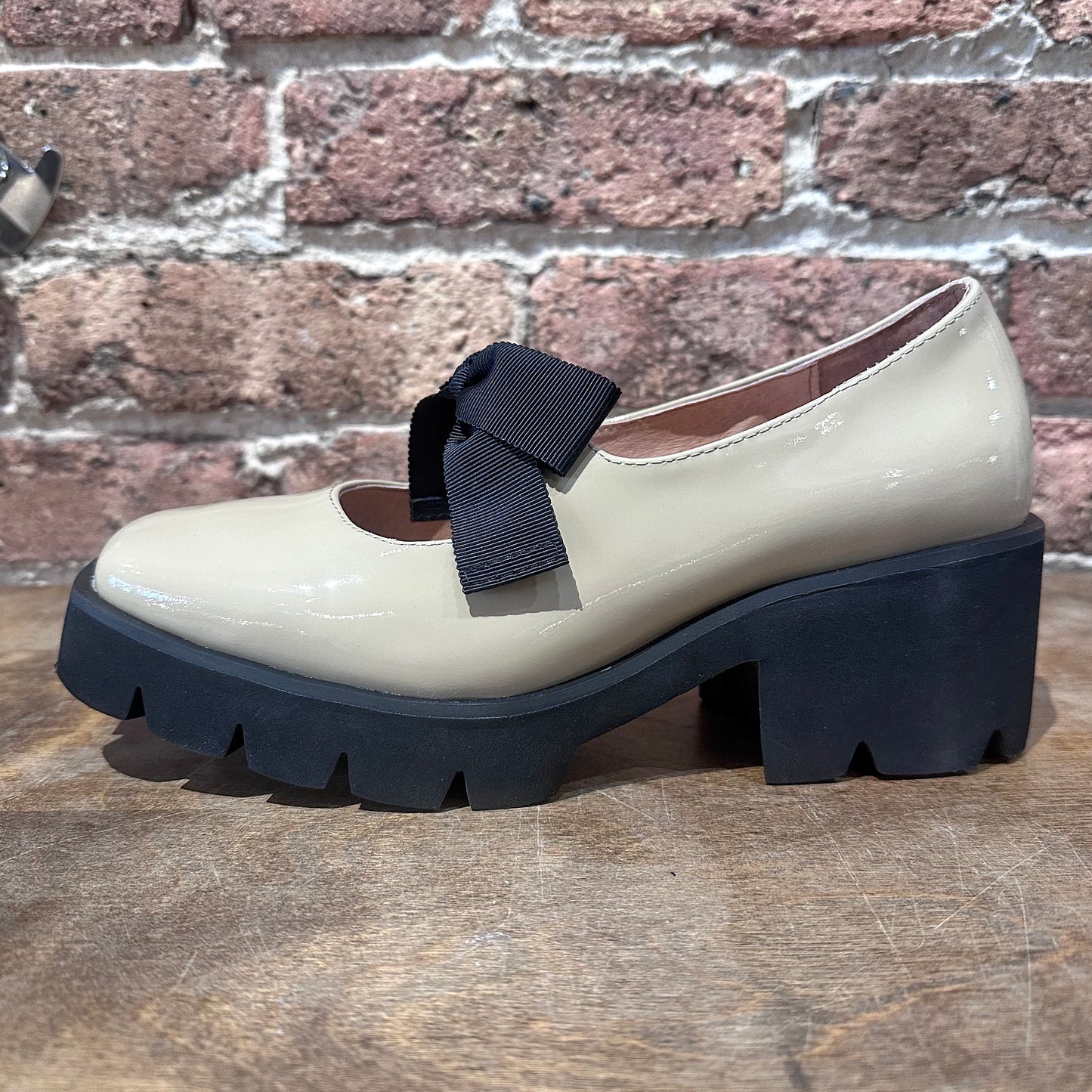 ALL BLACK Tap & Lugg