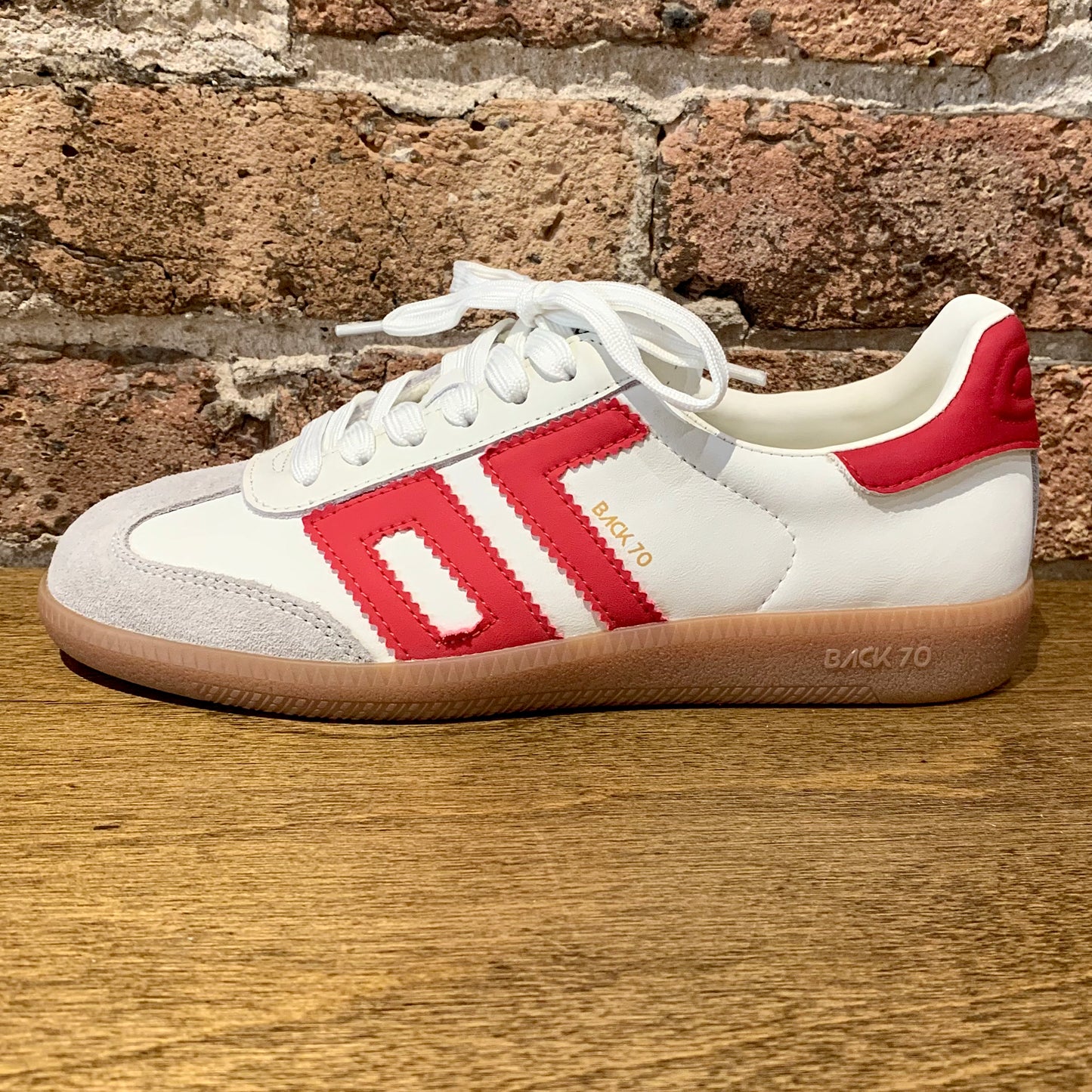 BACK 70 Cloud Red