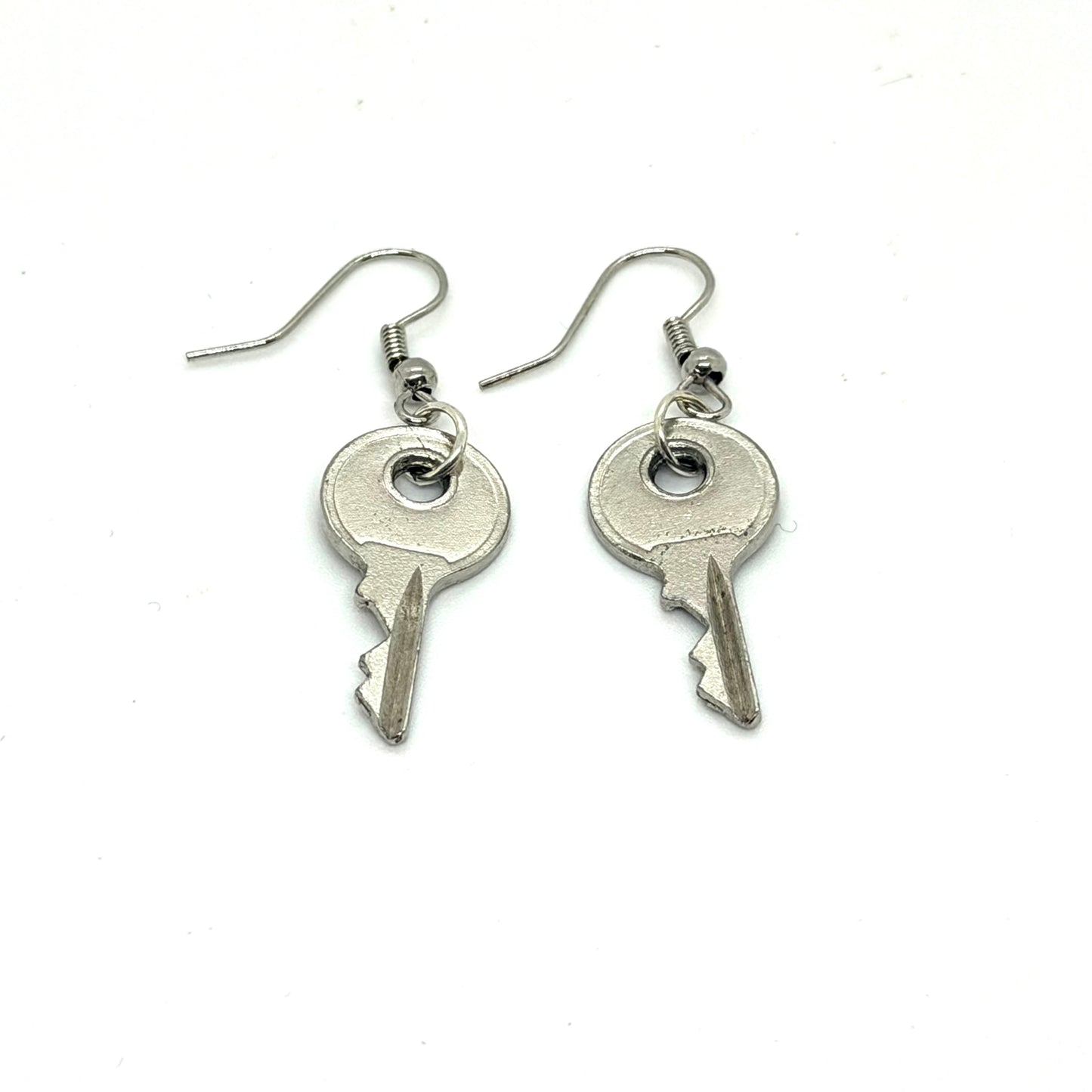 Linda Richman Round Lock Earring - shoostore