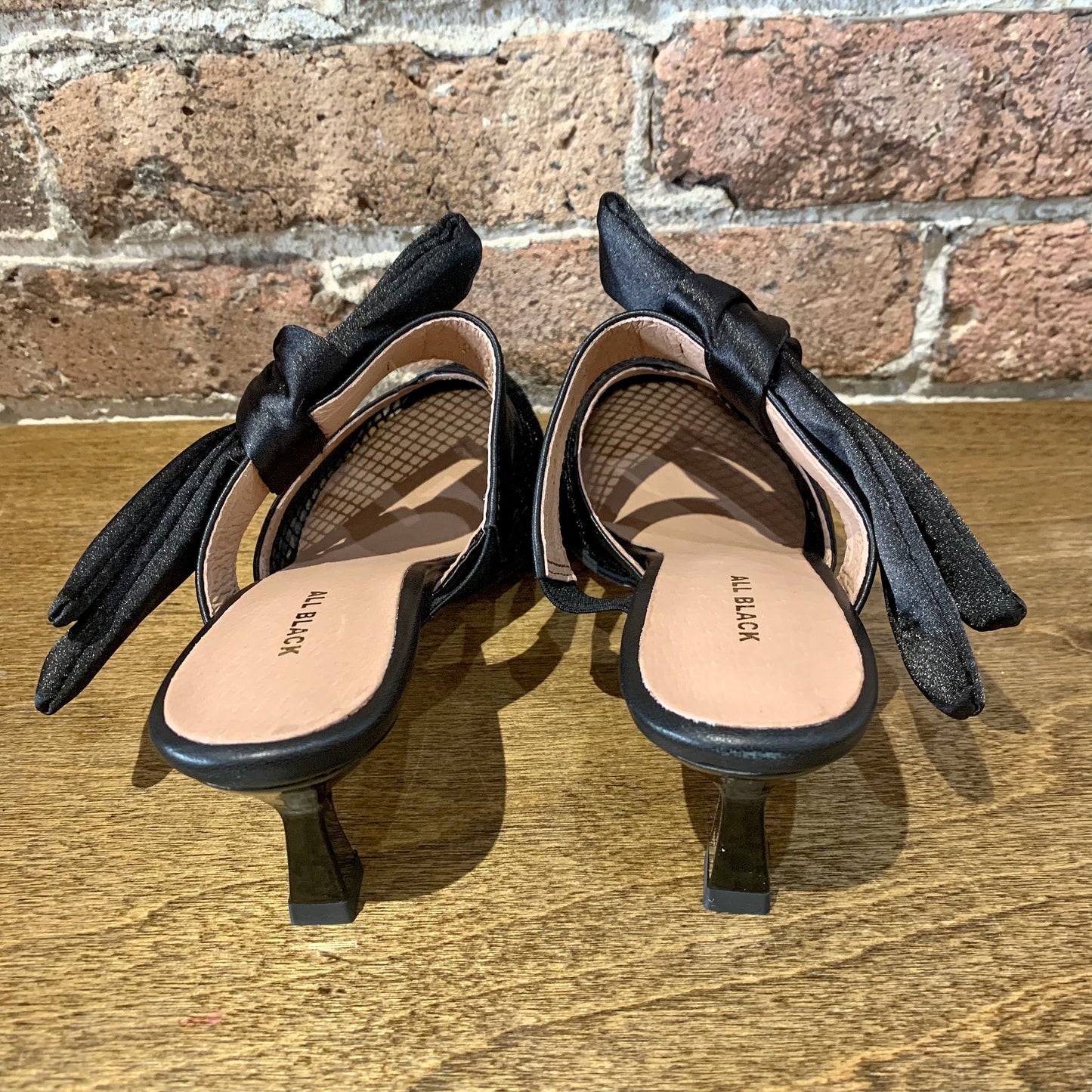 ALL BLACK Side Bow Mule