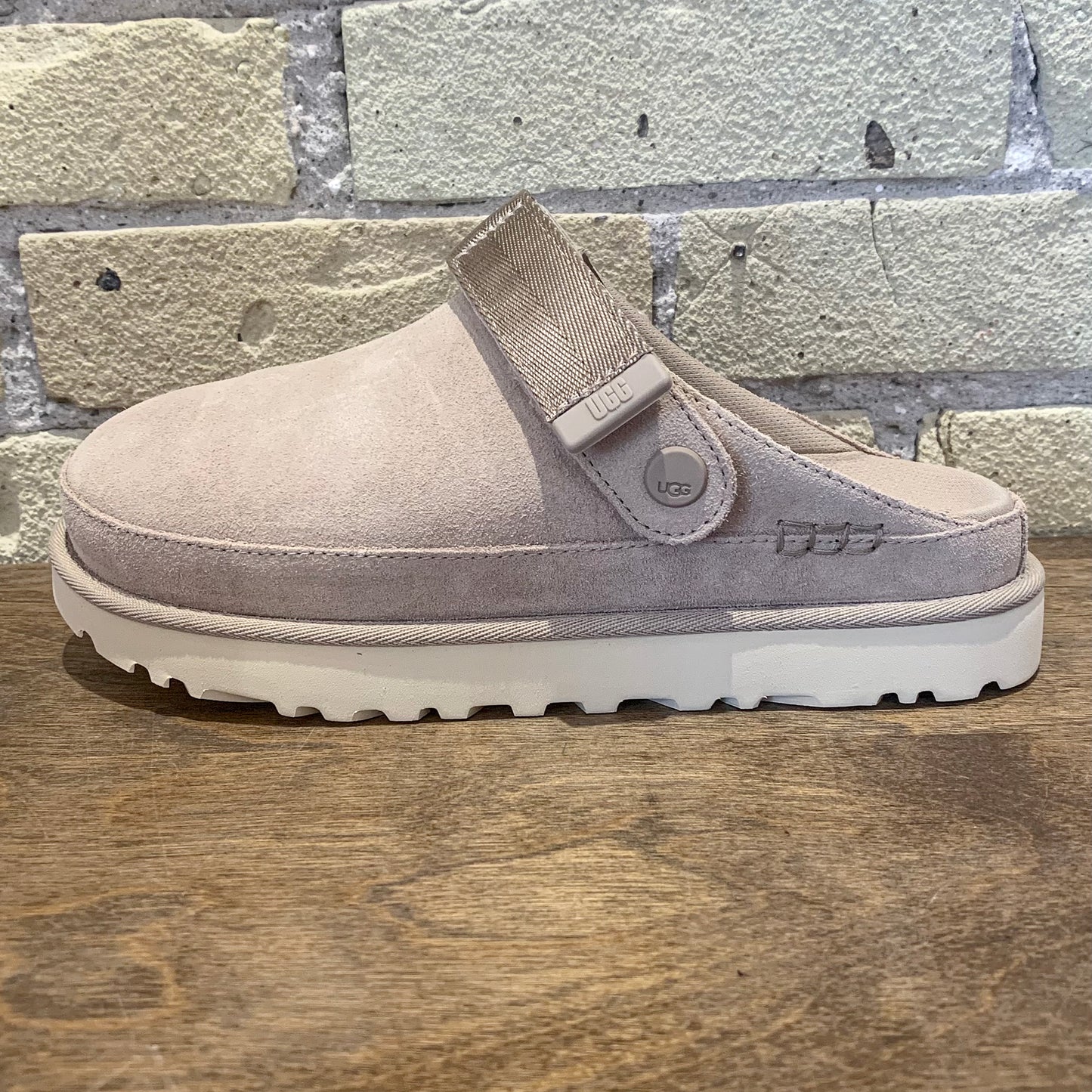UGG Women's Goldenstar Clog