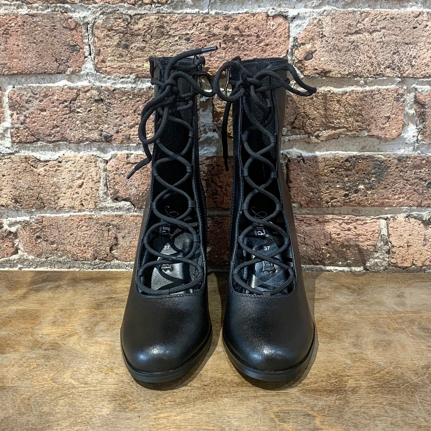 Azura Burmese Heels