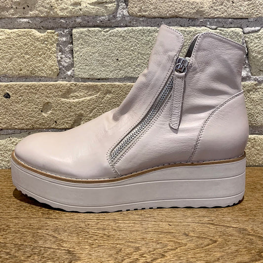 Silent D Nene Vanilla Leather