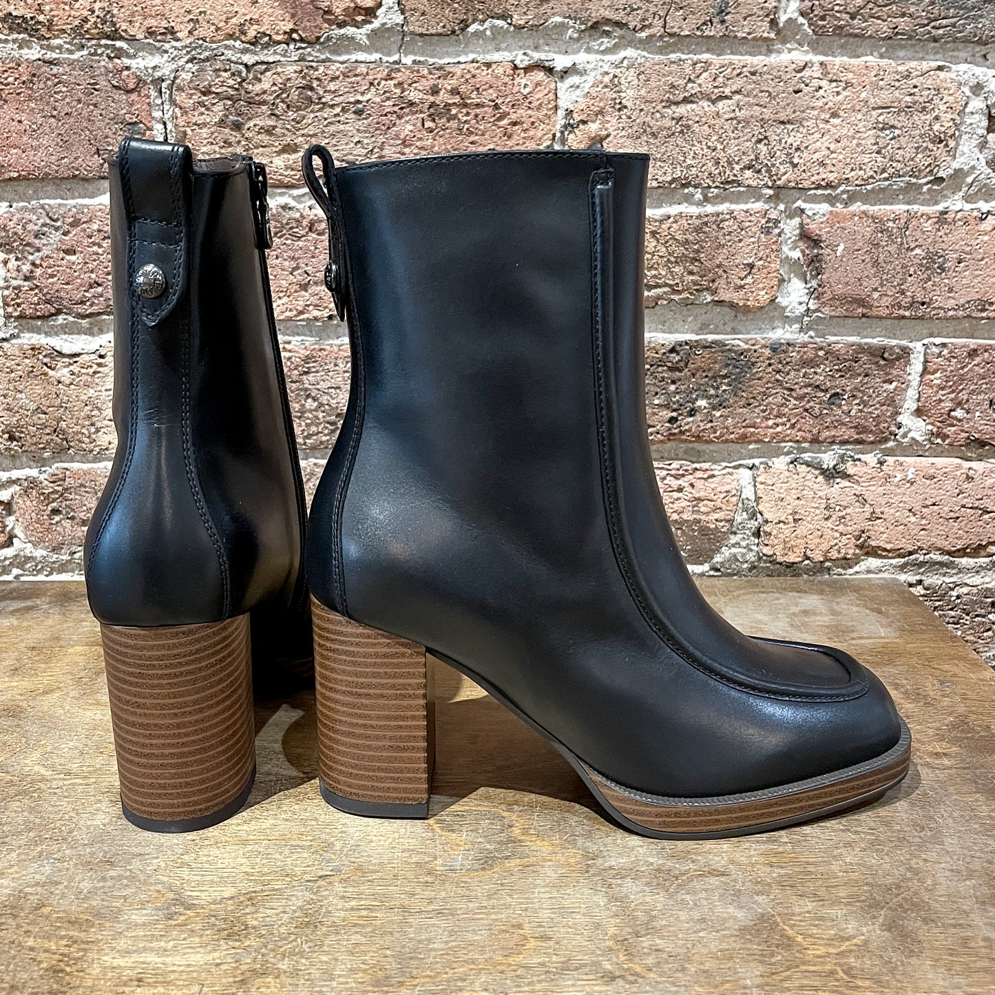 NeroGiardini 1308193D-100 Black Leather Platform Boot