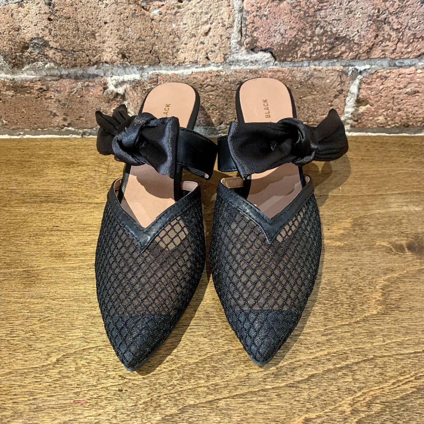 ALL BLACK Side Bow Mule