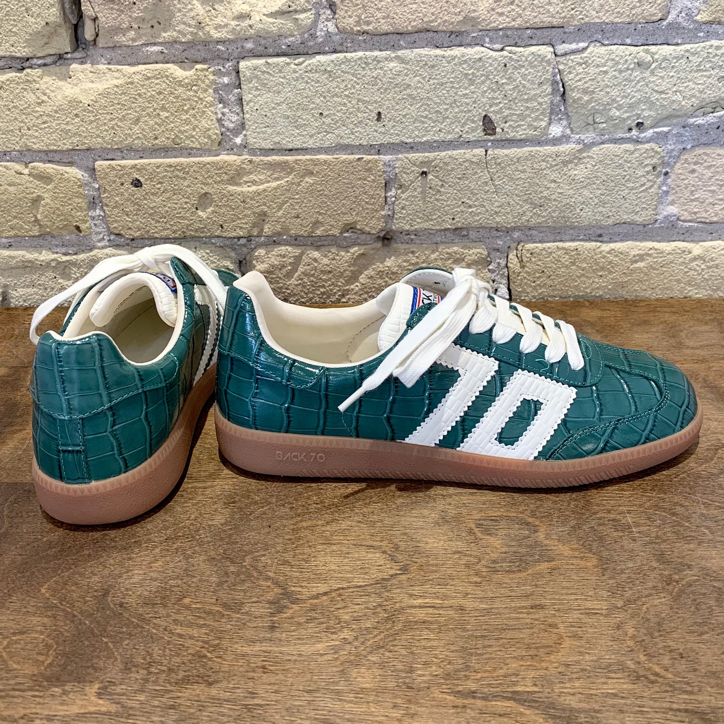 BACK 70 Cloud K Green Milk